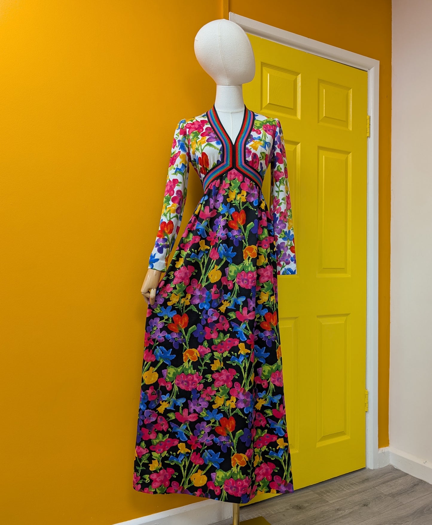 Gorgeous 1970s Goldworm colourful floral maxi dress