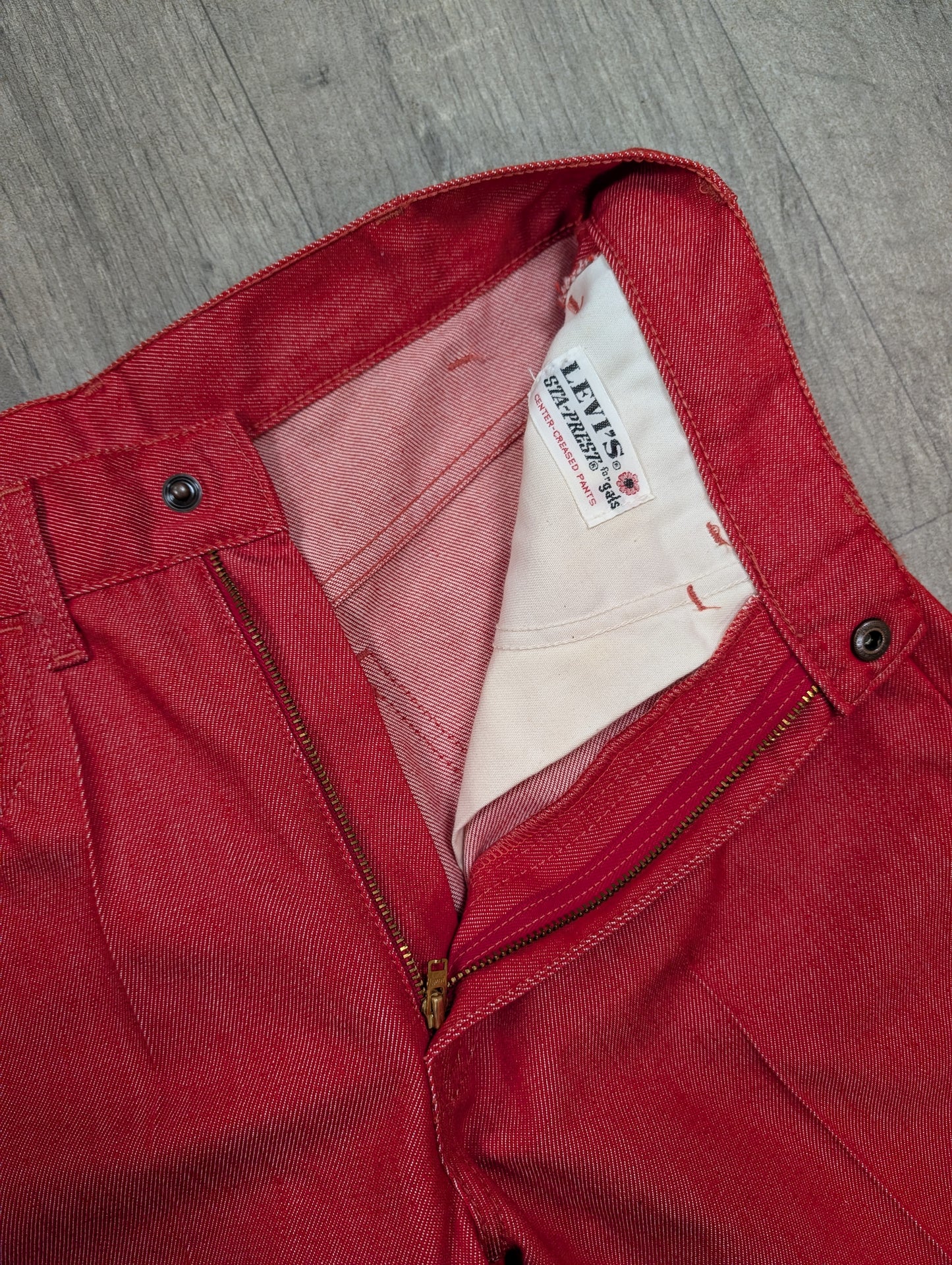 Levi's sta-prest for gals - 27"W 19"L