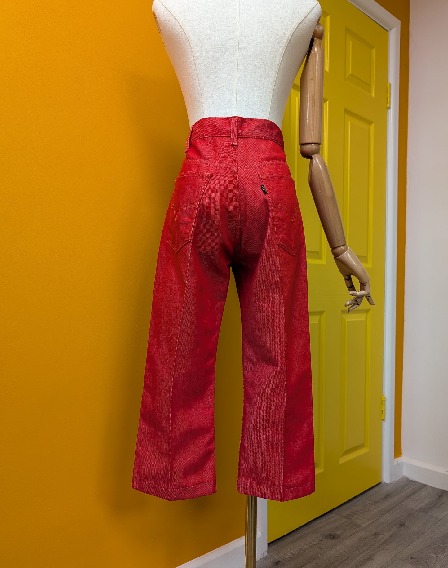 Levi's sta-prest for gals - 27"W 19"L