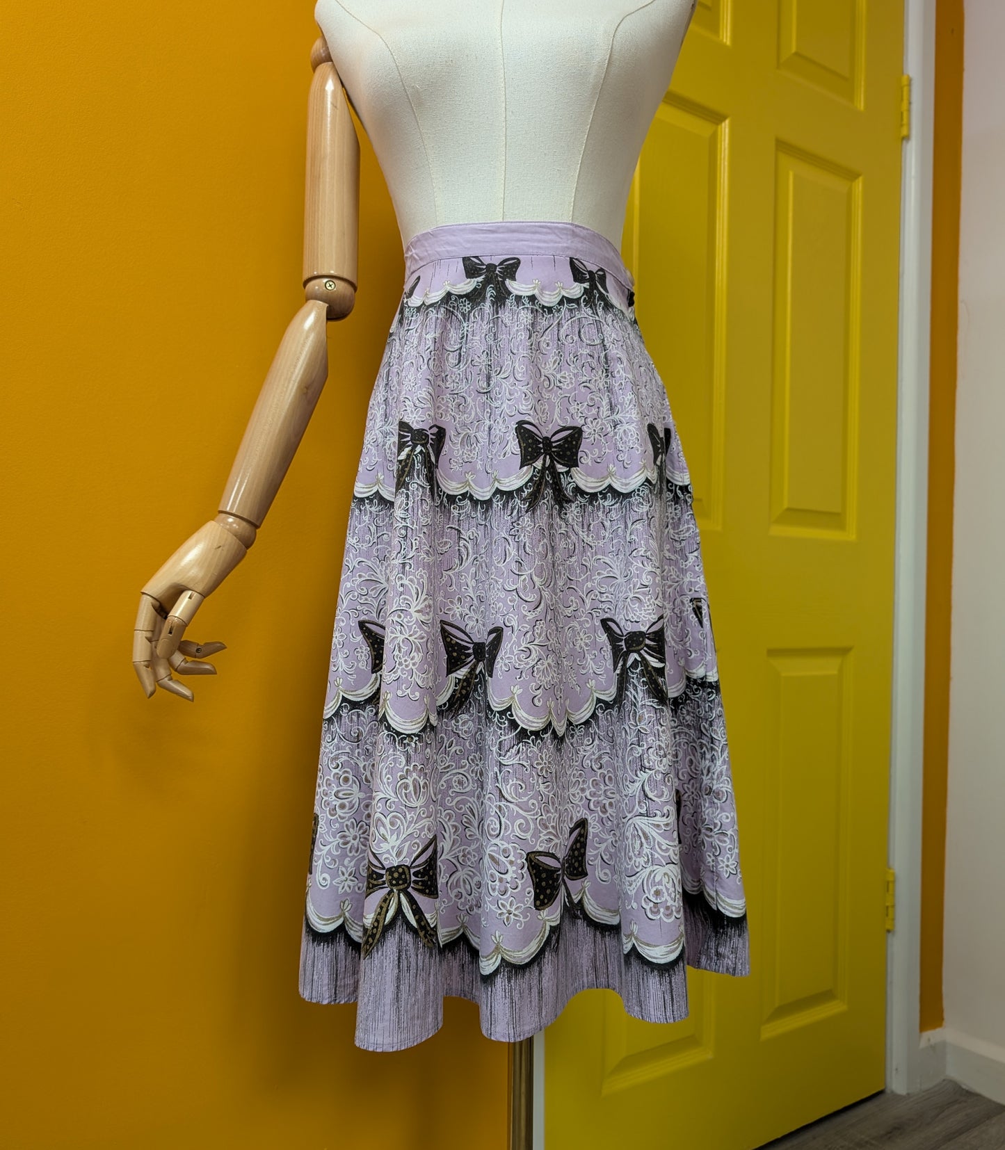 1950s novelty bow print skirt purple/black - 27" waist