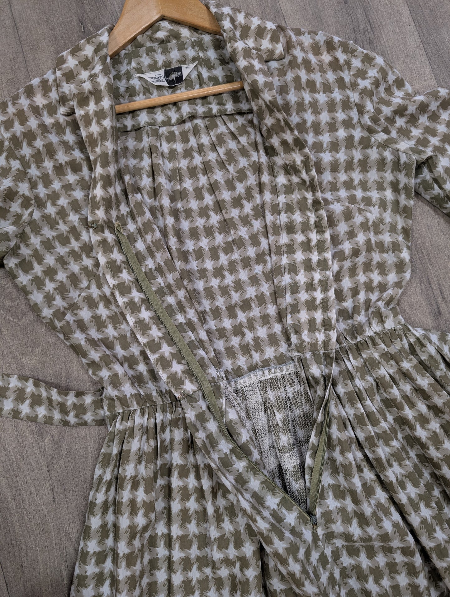 1960s Sambo dress and belt - 40"B 28"W