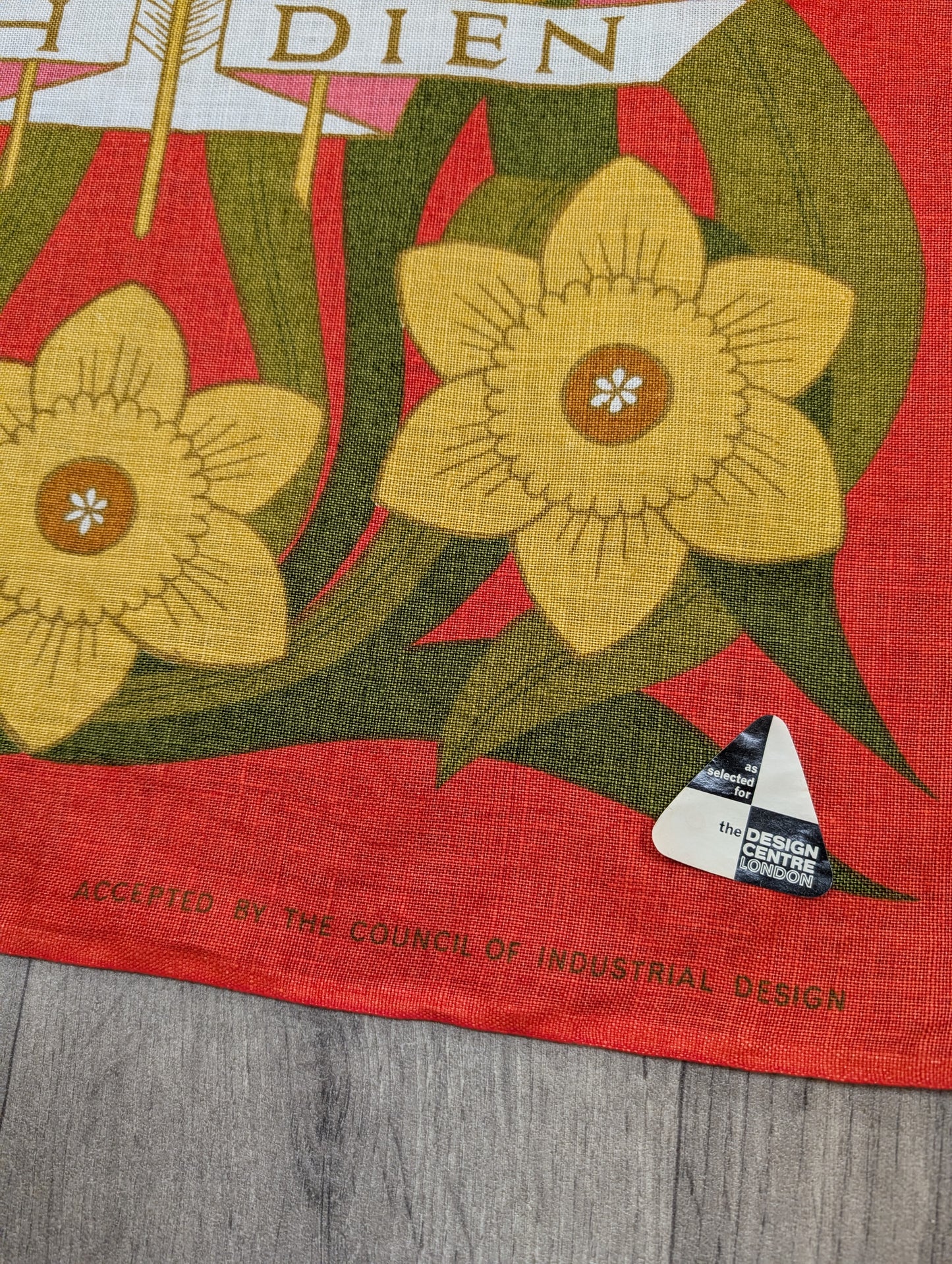 Deadstock Prince of Wales Ich Dien linen tea towel