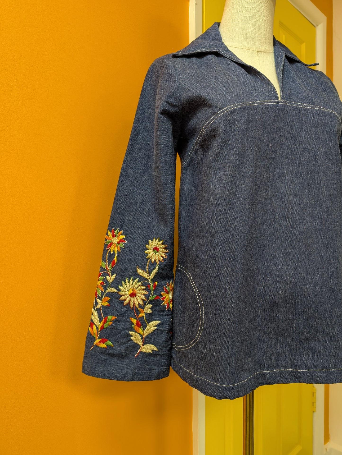 1970s embroidered denim top - XS/S
