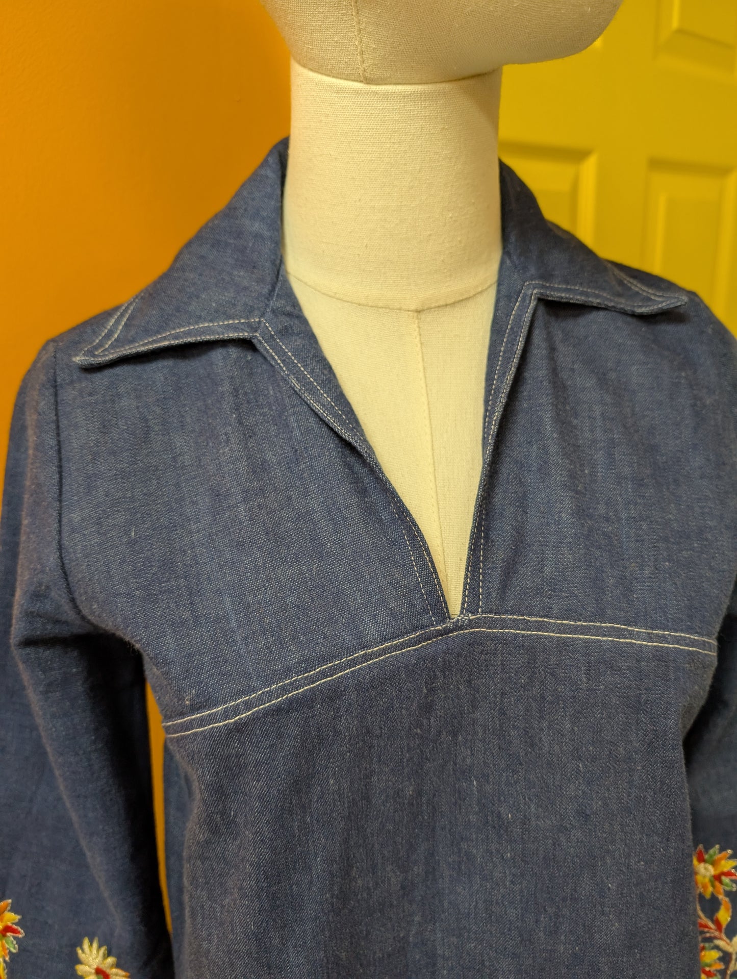 1970s embroidered denim top - XS/S