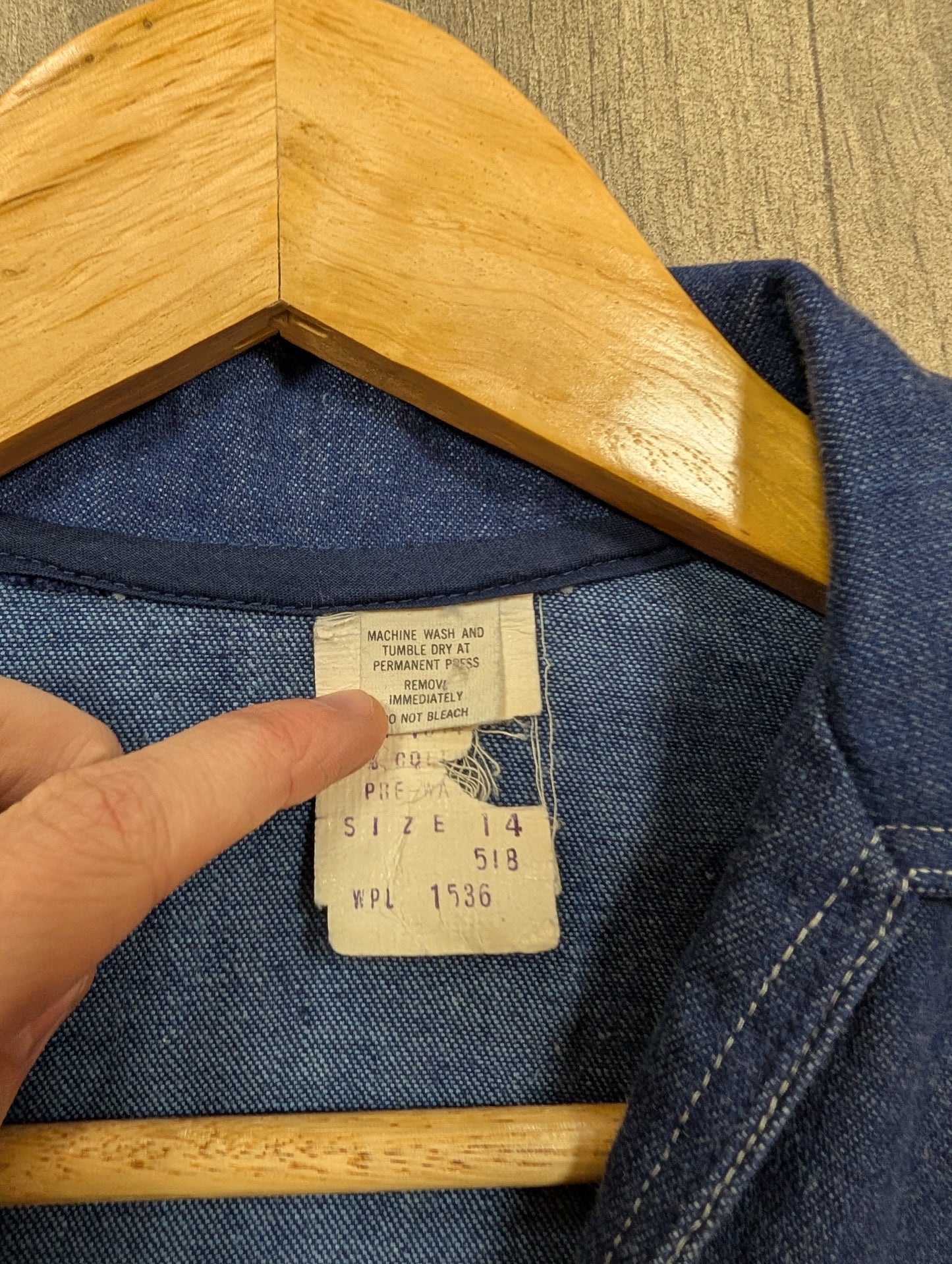 1970s embroidered denim top - XS/S