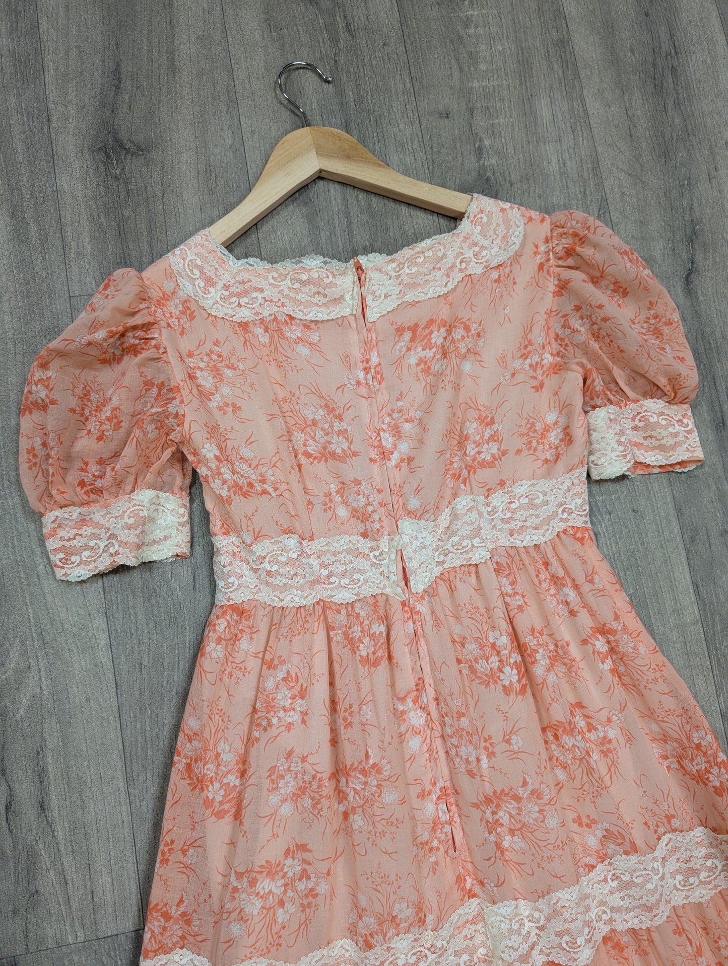 1970s pink floral maxi dress - Size 6