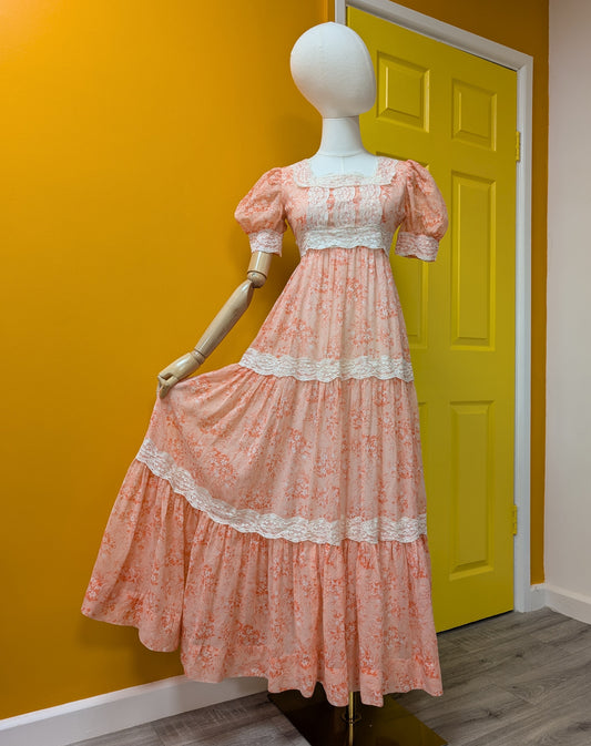 1970s pink floral maxi dress - Size 6