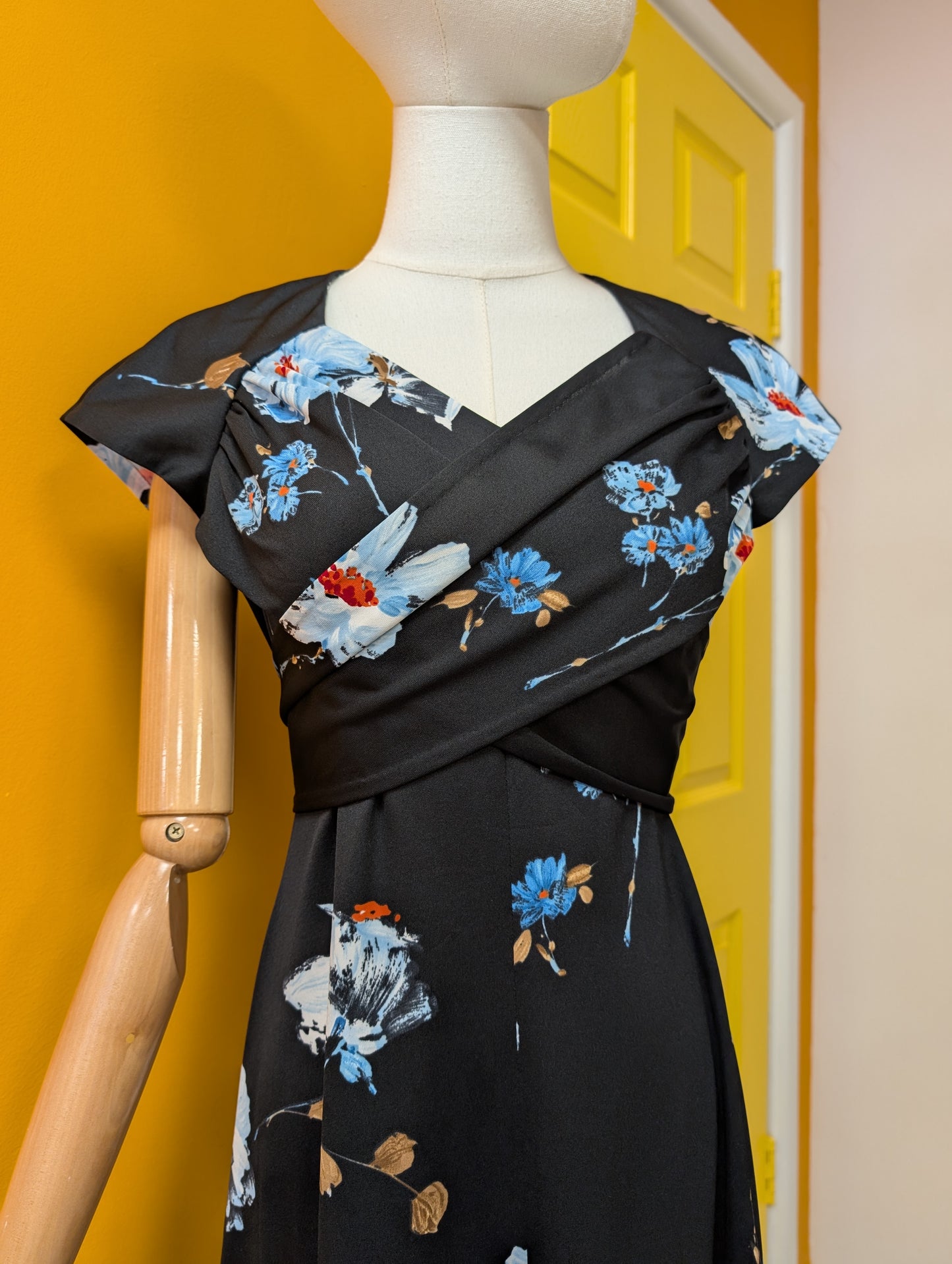 1970s black floral dress - S/8