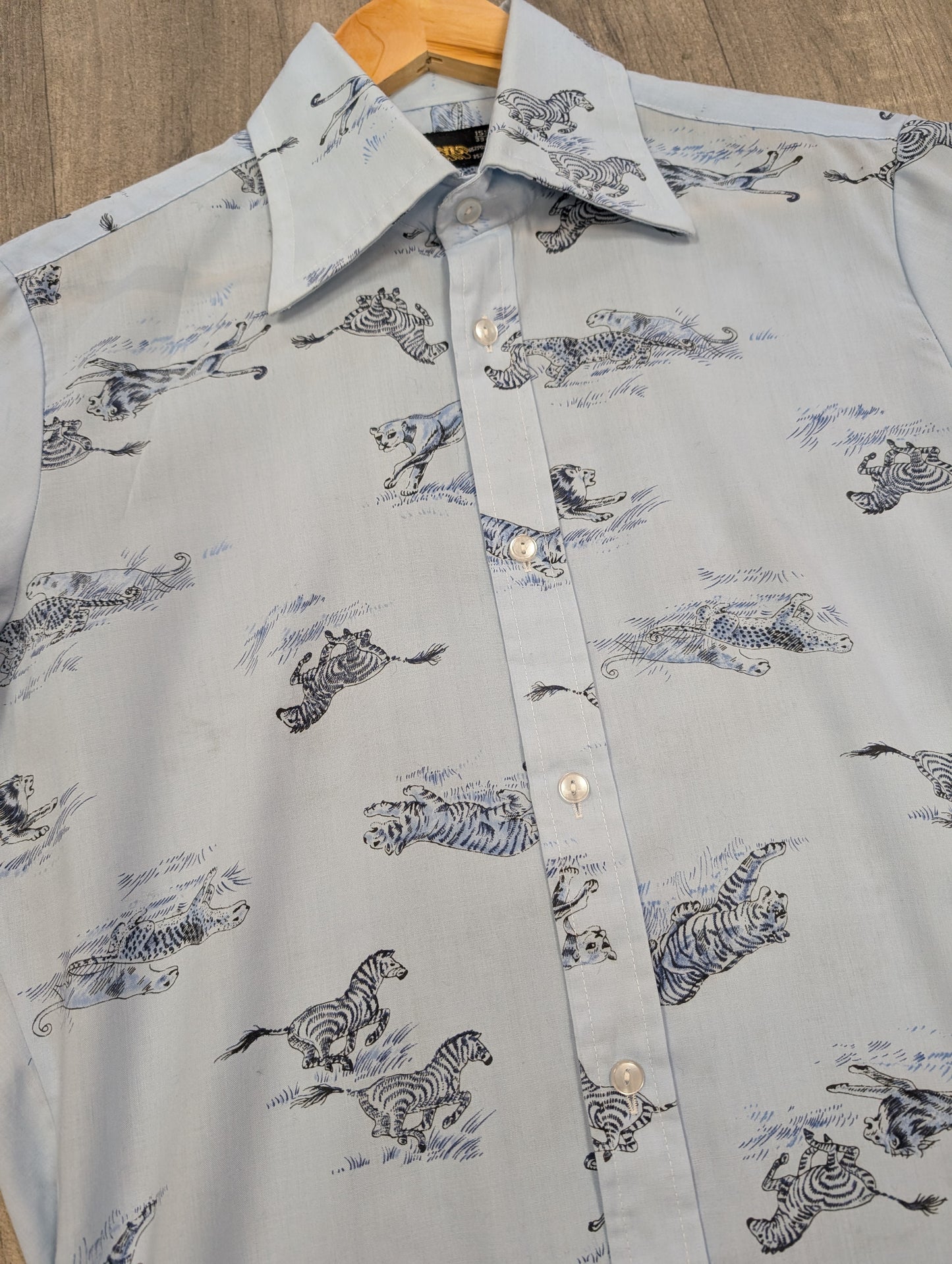 1970s Dickens novelty safari animal print dagger collar shirt