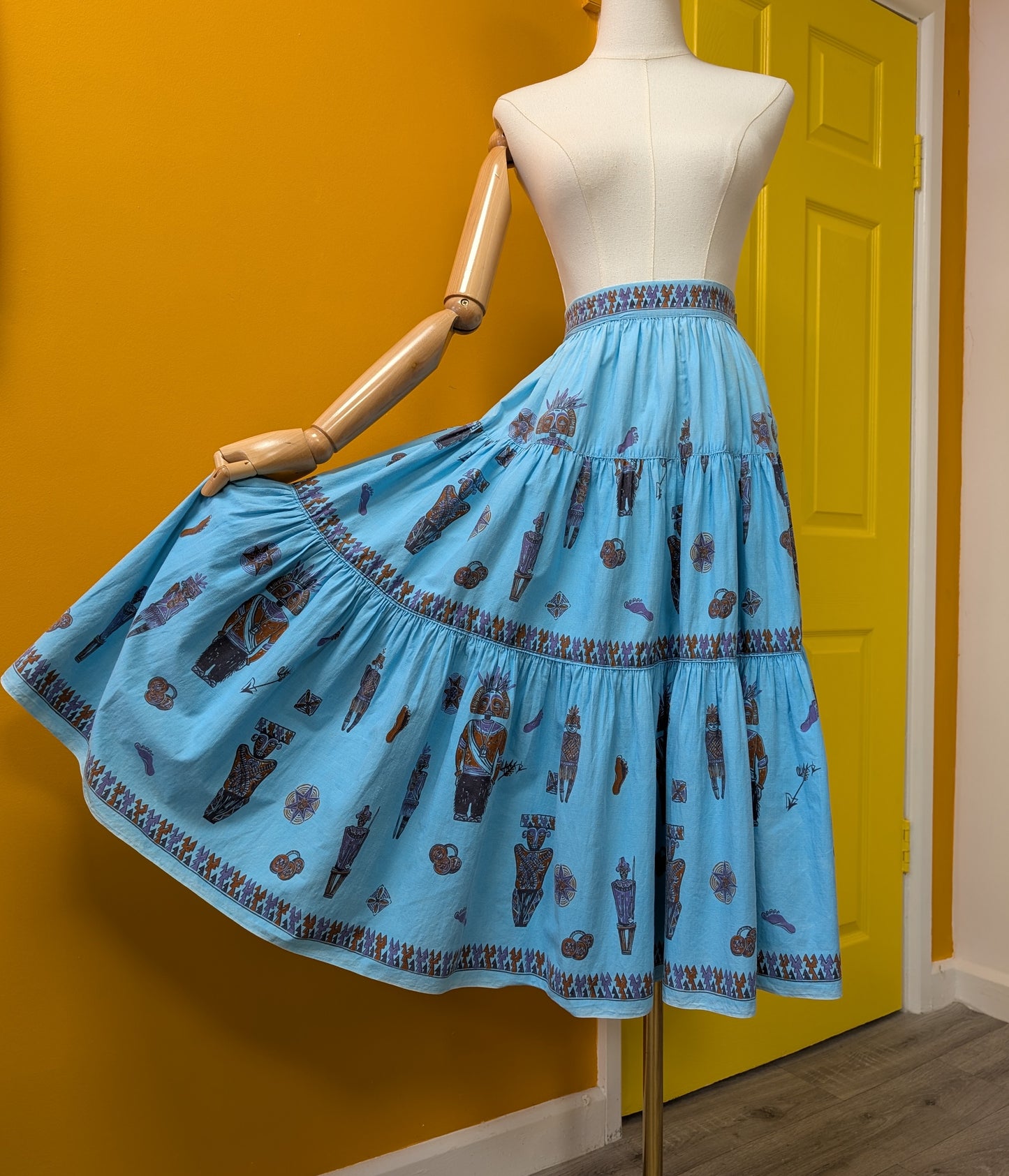 1950s blue cotton tiered novelty tribal print skirt - 23"/24" waist