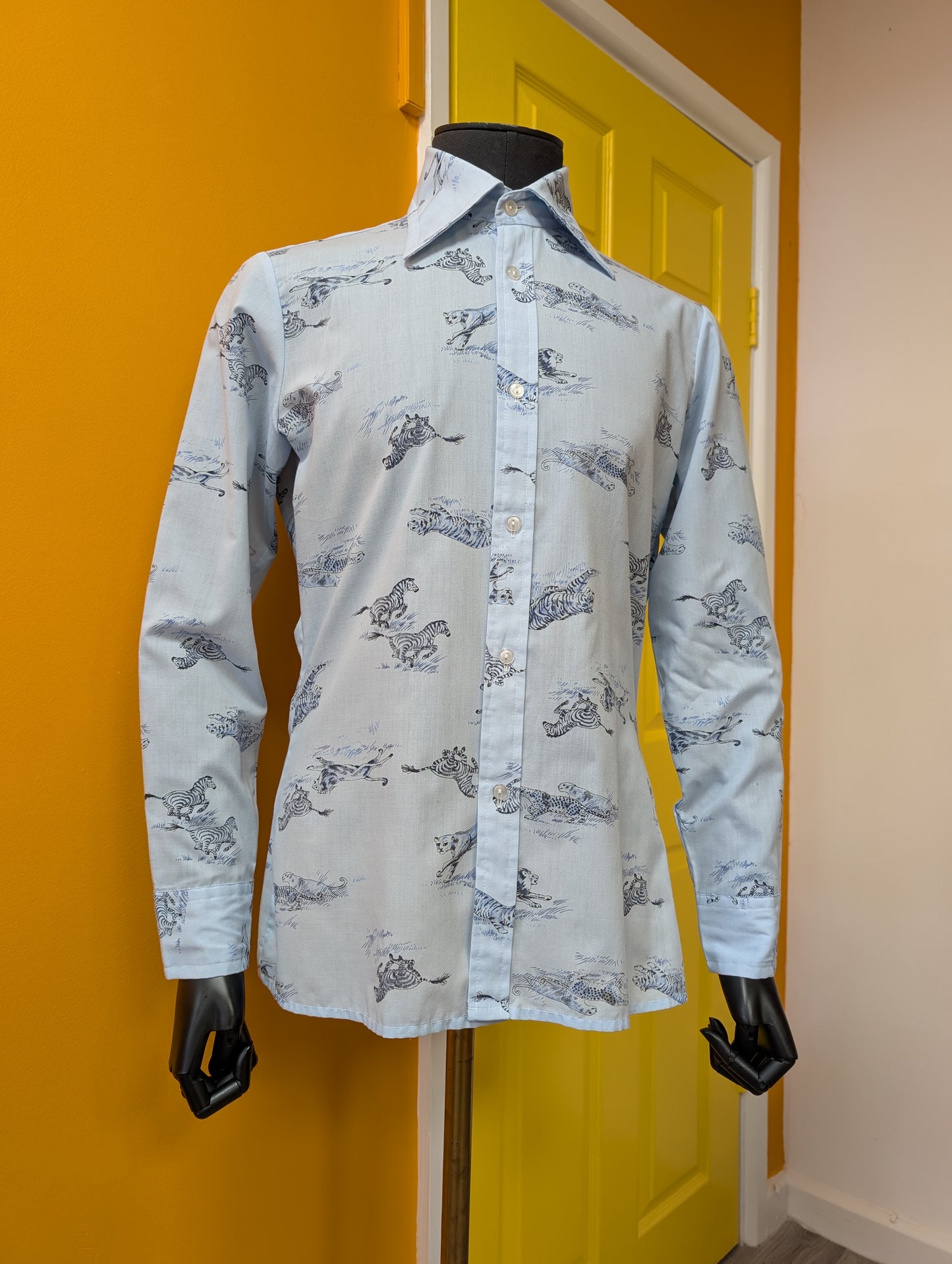 1970s Dickens novelty safari animal print dagger collar shirt