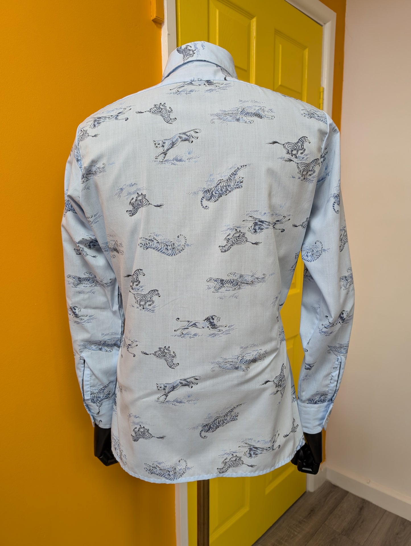 1970s Dickens novelty safari animal print dagger collar shirt