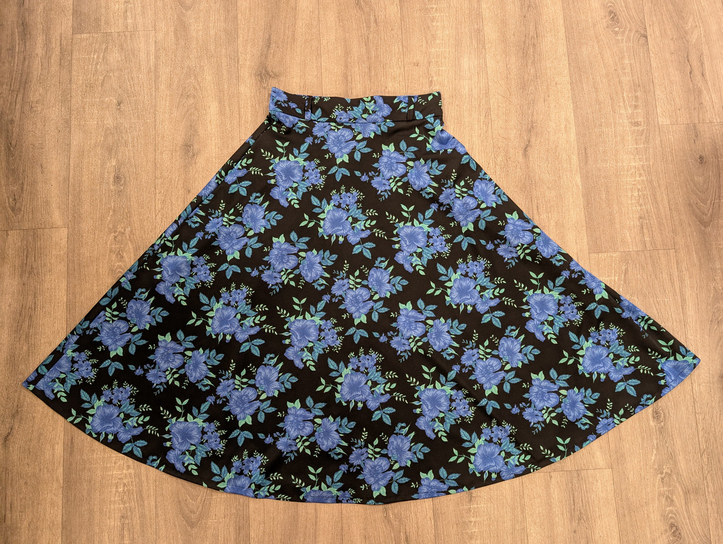 1970s C&A blue/black floral skirt - 27" waist