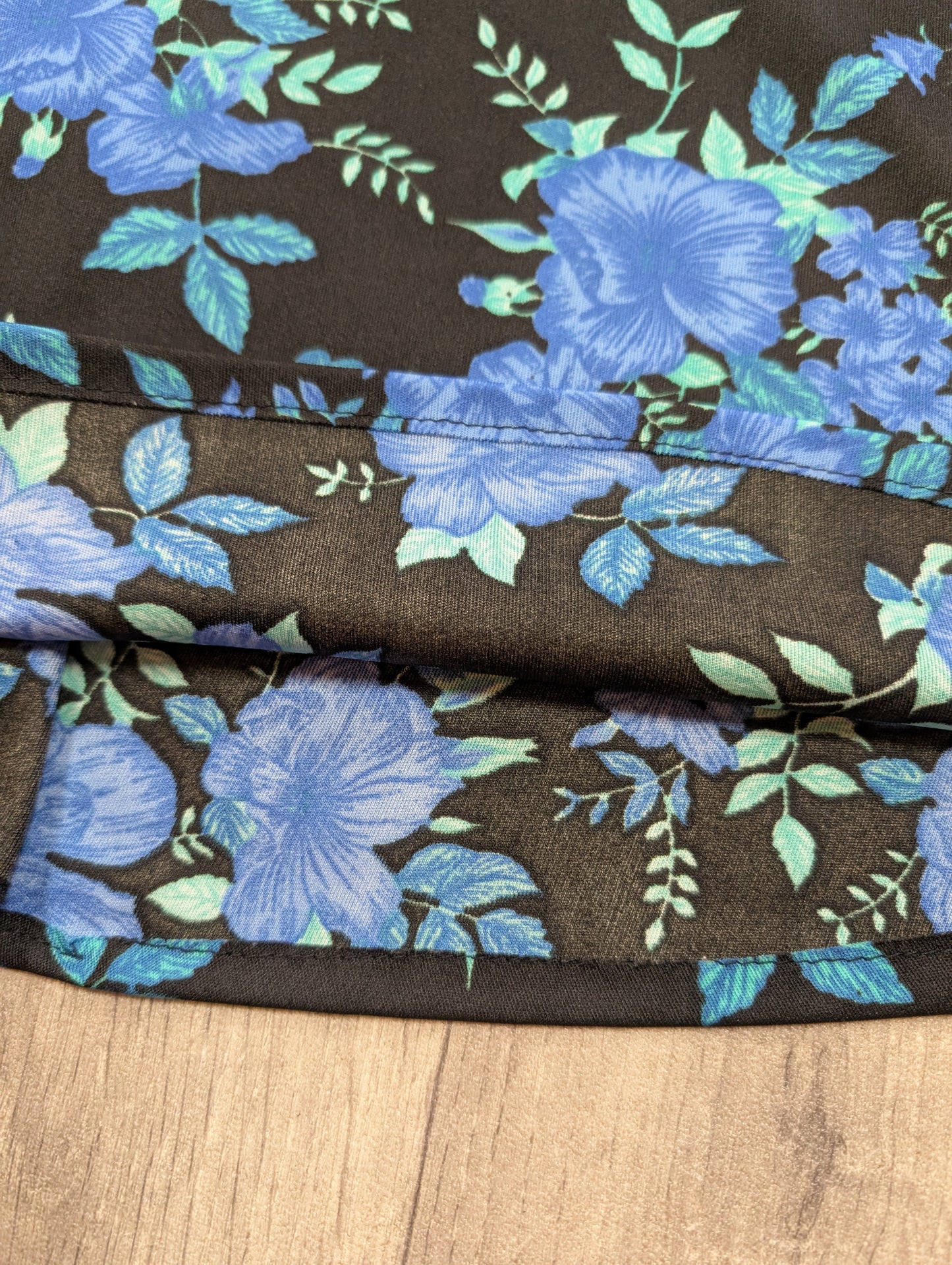 1970s C&A blue/black floral skirt - 27" waist