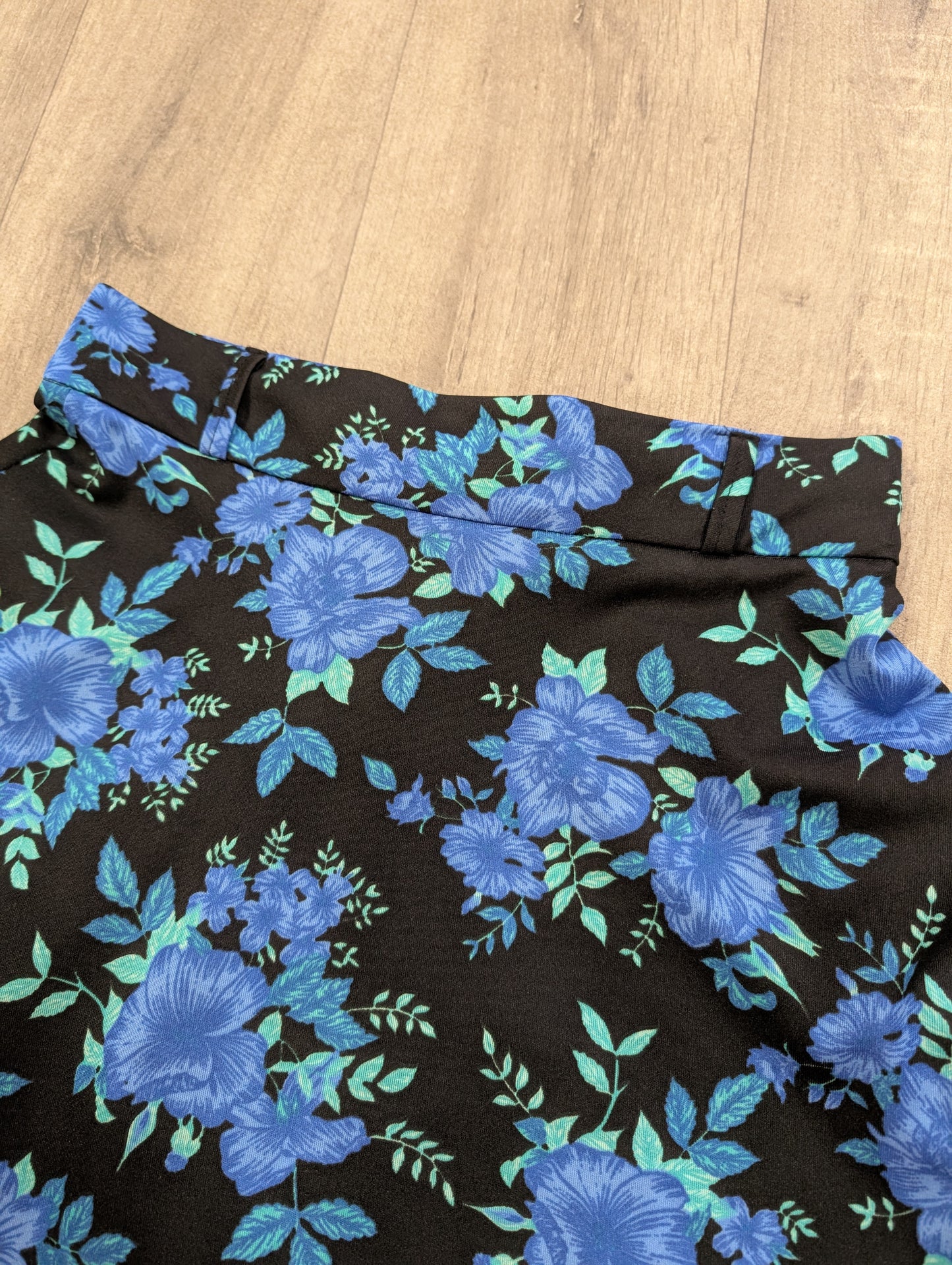 1970s C&A blue/black floral skirt - 27" waist