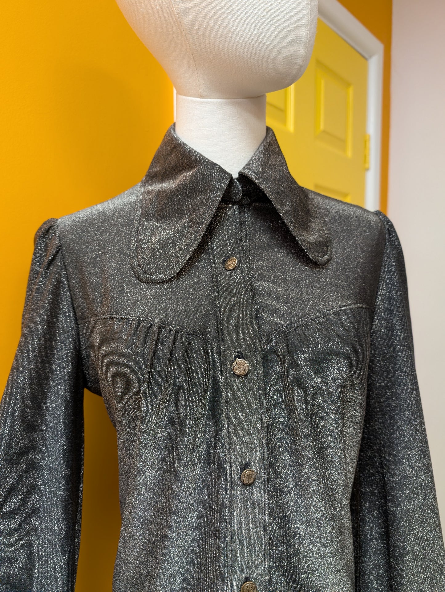 Epic 1970s silver lurex shirt with beagle collar - XS/S