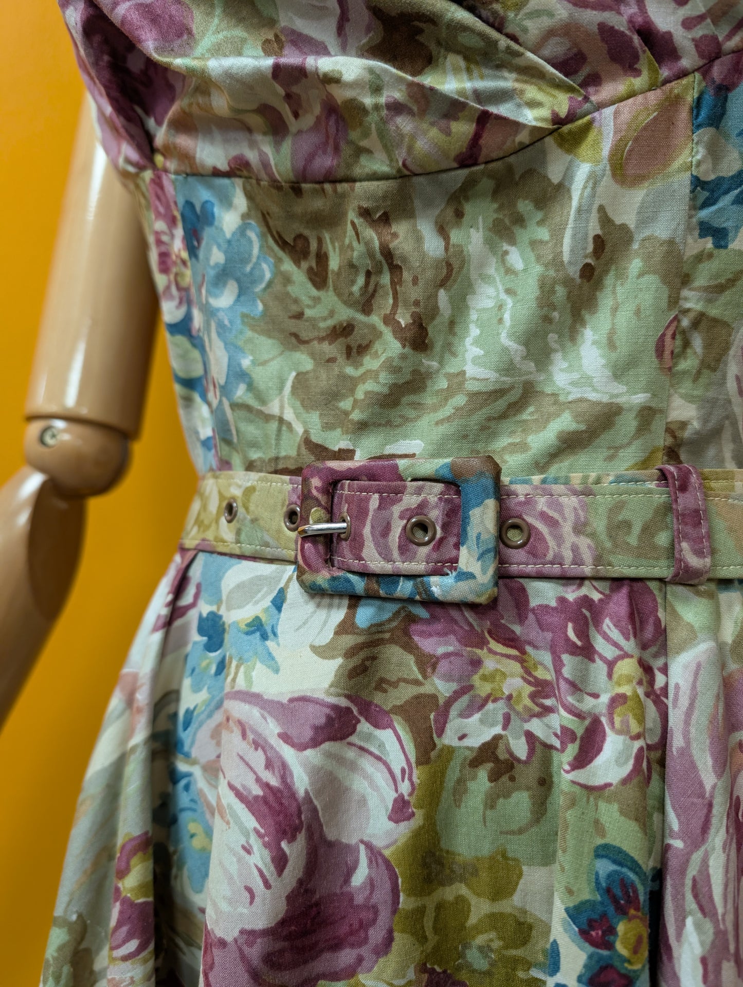 1950s Roecliff and Chapman full circle cotton dress and belt - 34"B, 26"W