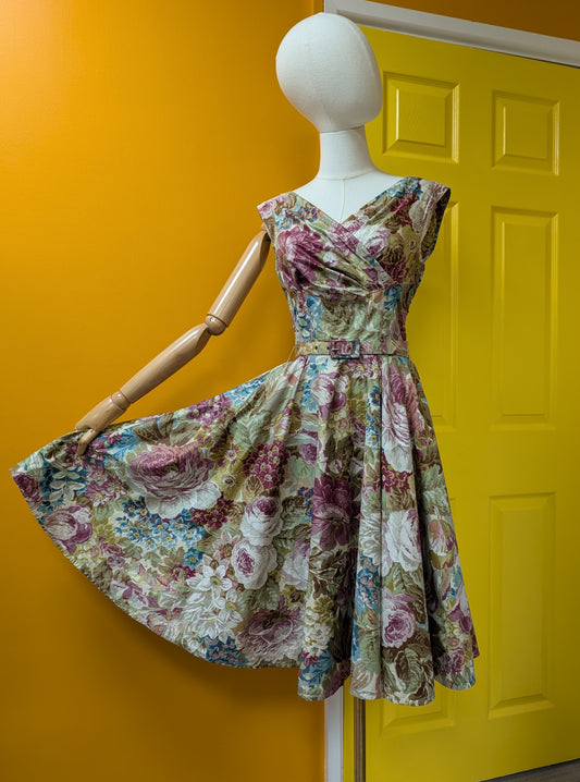 1950s Roecliff and Chapman full circle cotton dress and belt - 34"B, 26"W