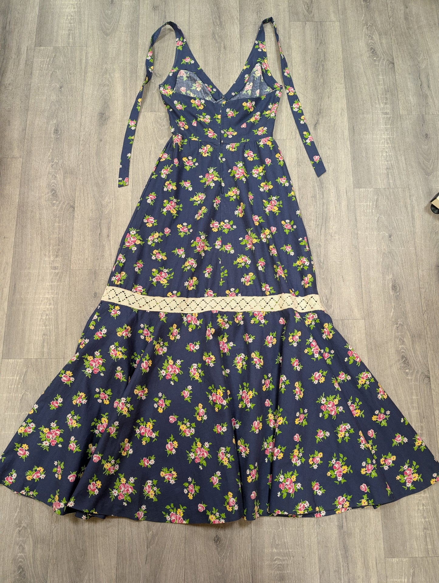 Floral halter neck maxi dress - XS