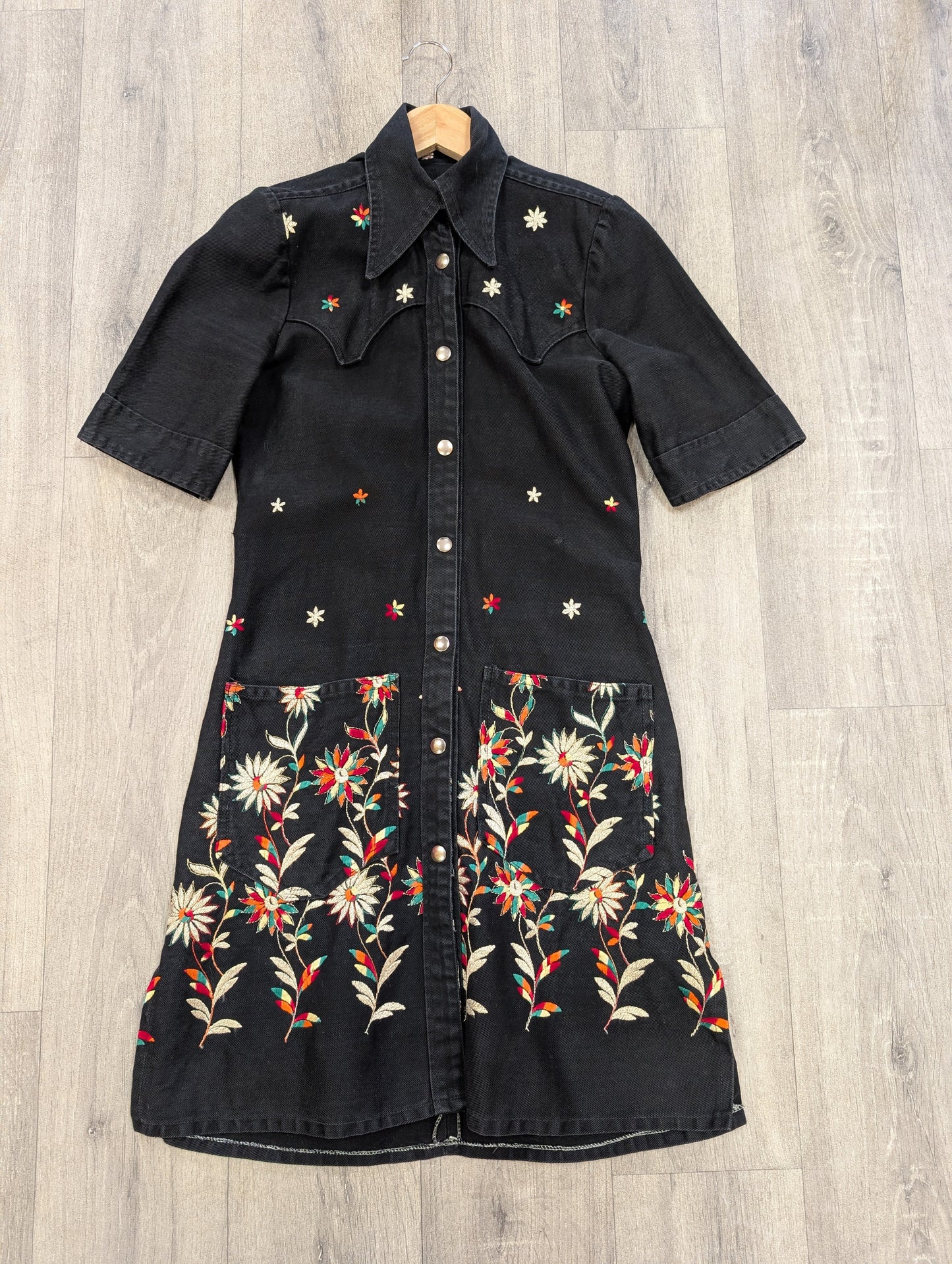 1970s embroidered denim dress - XS
