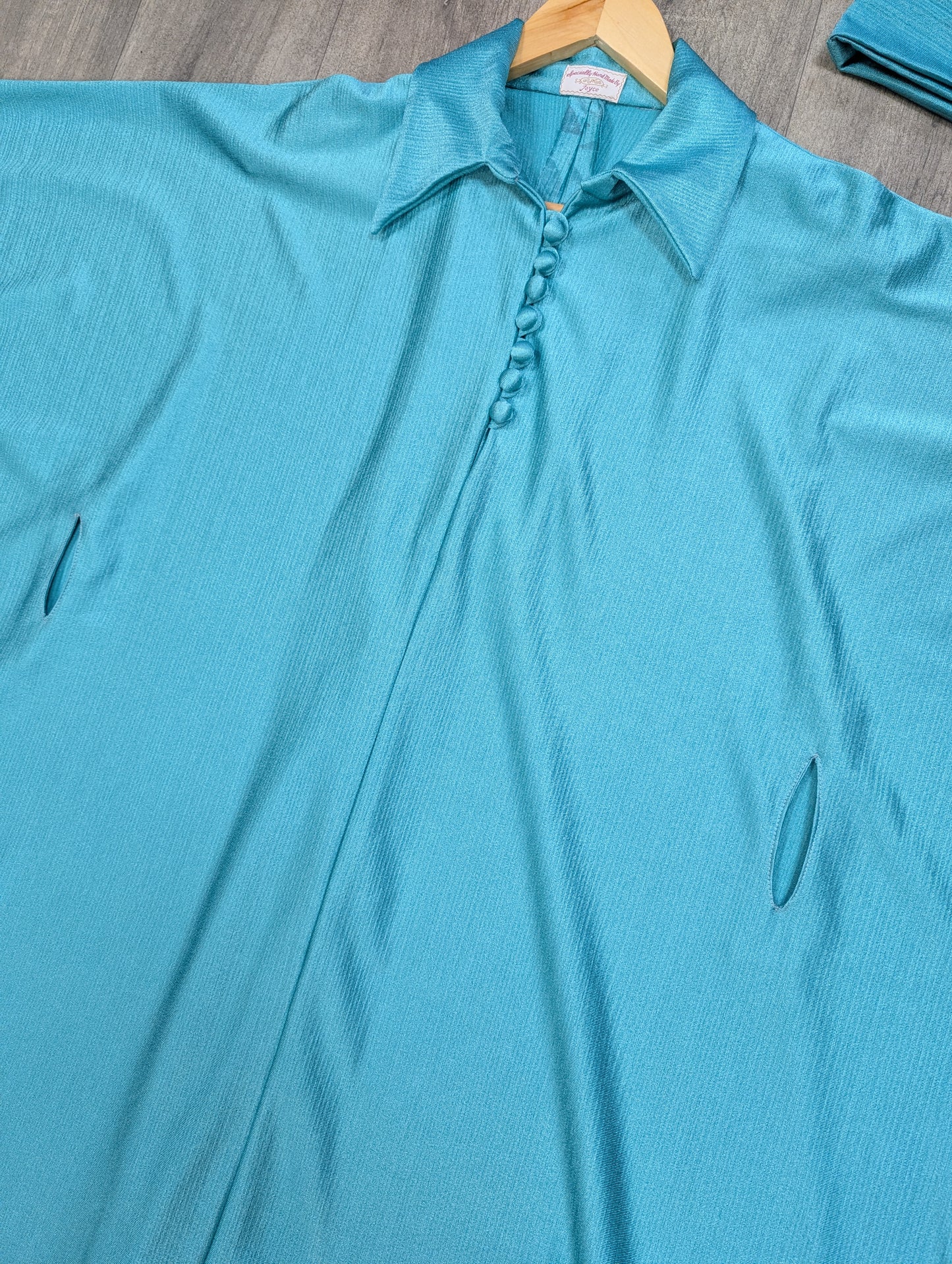1970s turquoise belted kaftan