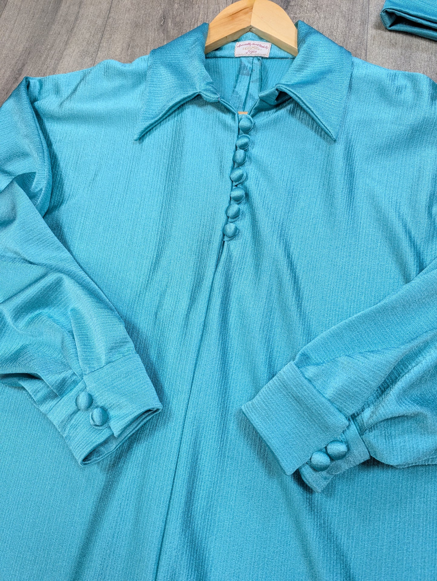 1970s turquoise belted kaftan