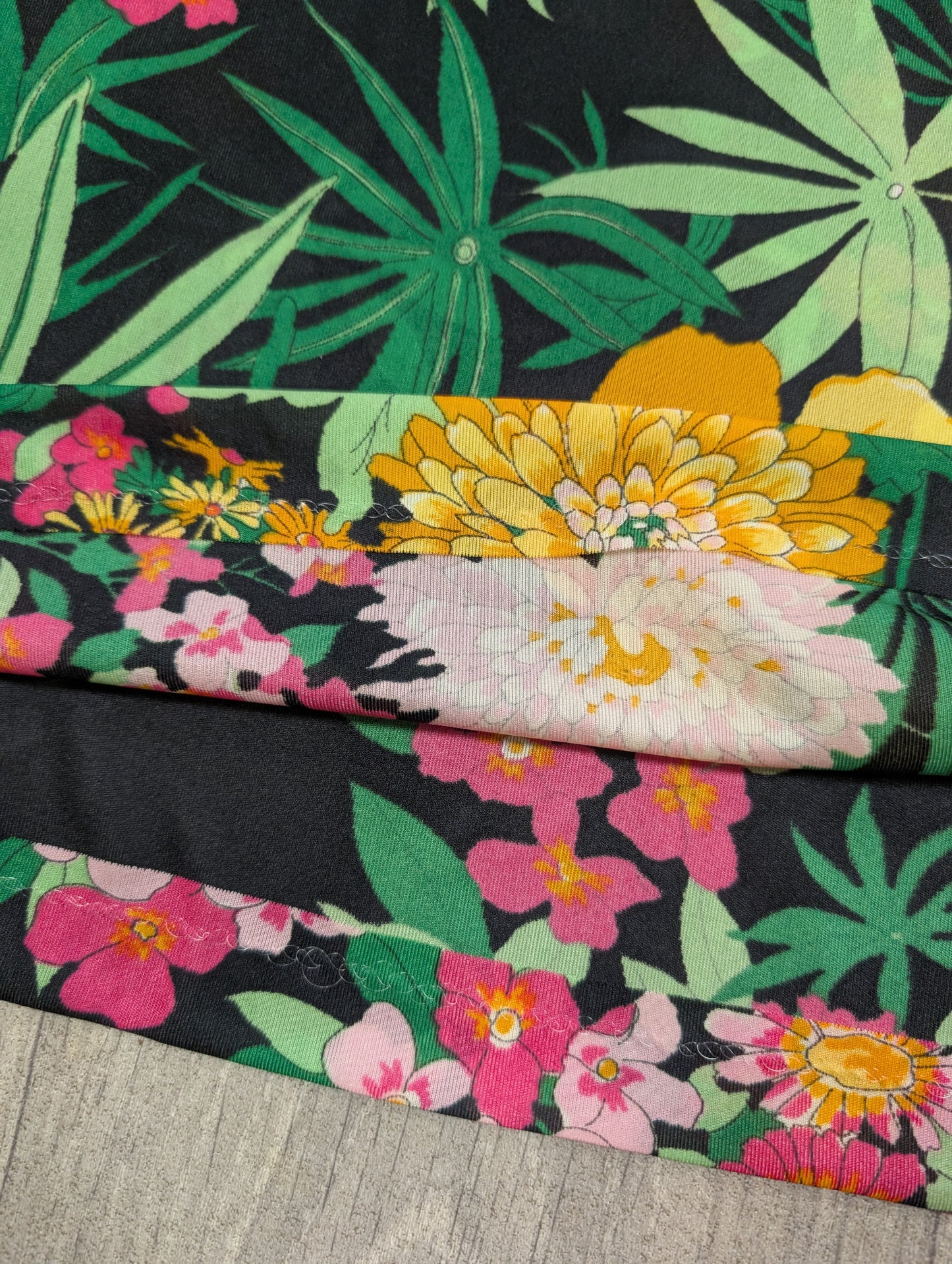 Deadstock 1970s floral dress - S/8/10