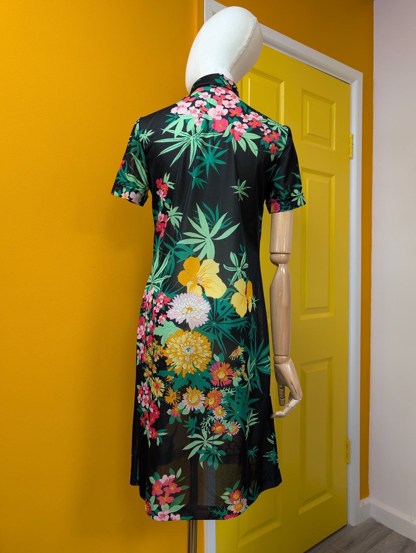 Deadstock 1970s floral dress - S/8/10