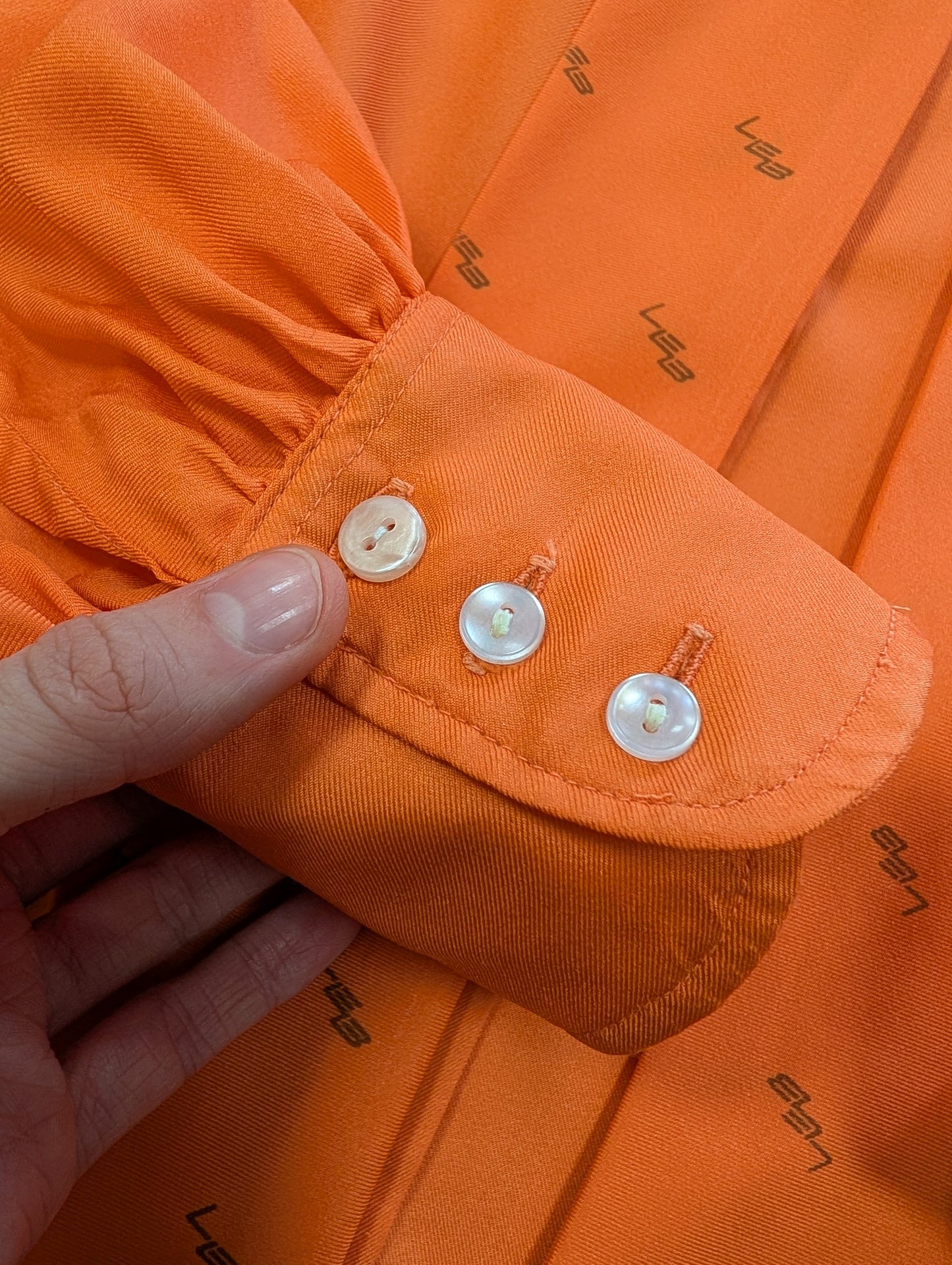 1970s orange balloon sleeve pussy bow collar blouse - L