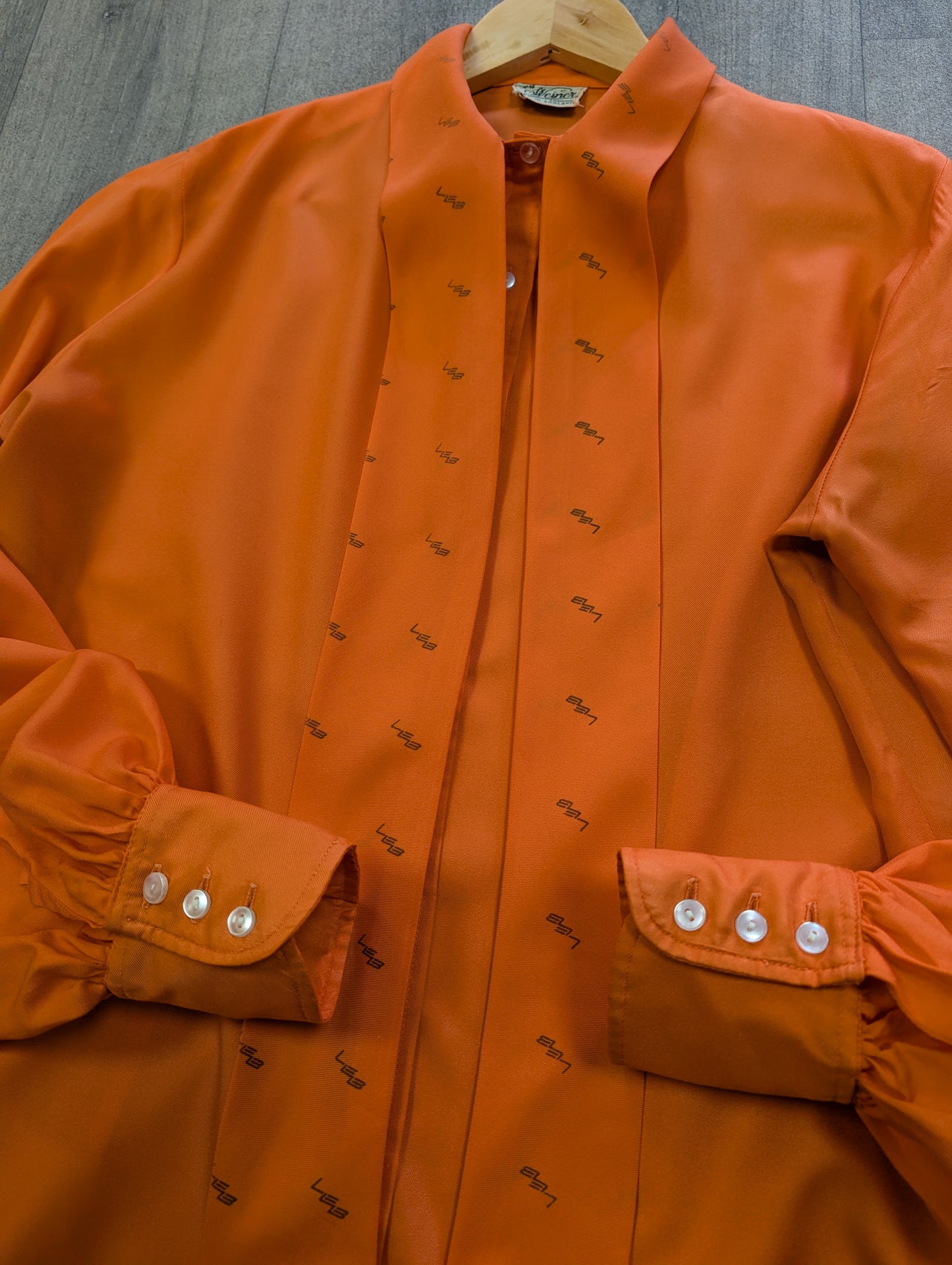 1970s orange balloon sleeve pussy bow collar blouse - L