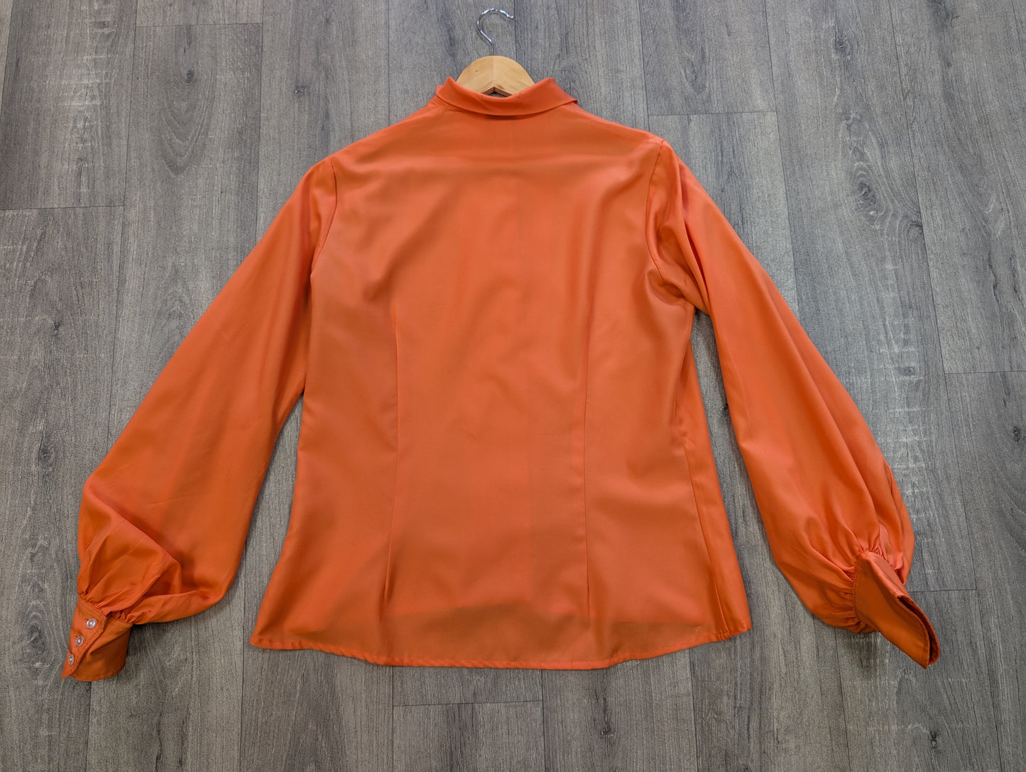 1970s orange balloon sleeve pussy bow collar blouse - L