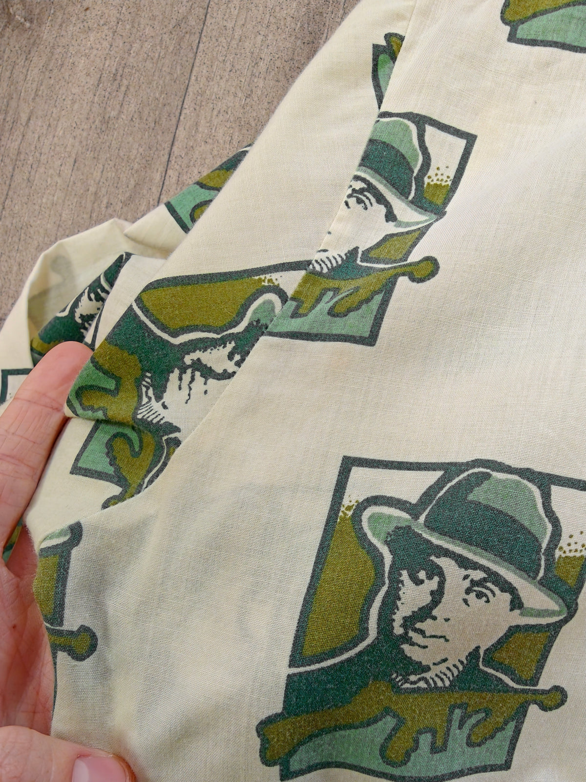 1970s Brutus novelty Al Capone print dagger collar shirt