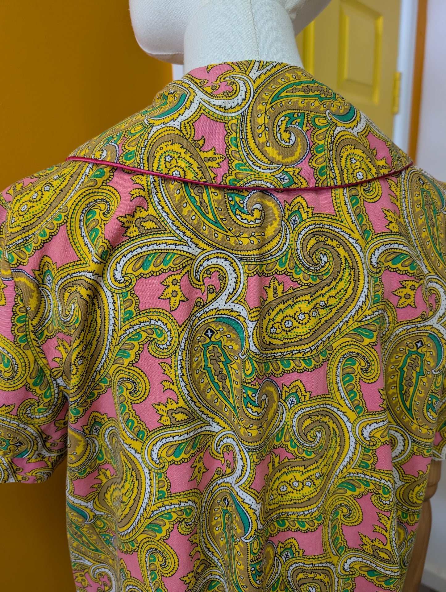 1960s A Fantasy Creation pink paisley cotton housecoat - M/L