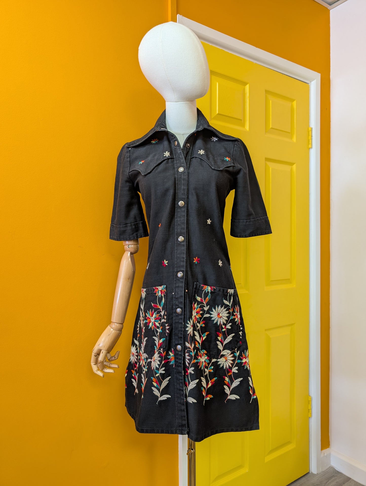 1970s embroidered denim dress - XS
