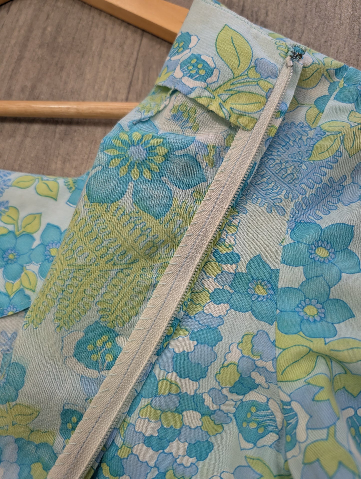 60s/70s green & blue floral dress - S/8/10