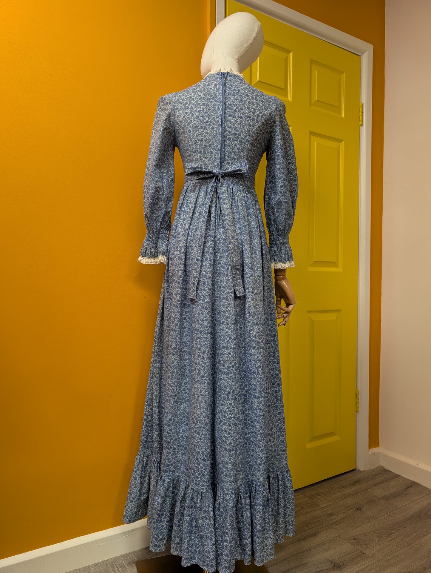 Gorgeous 1970s Laura Ashley made in Wales cotton maxi dress - XS/6/8