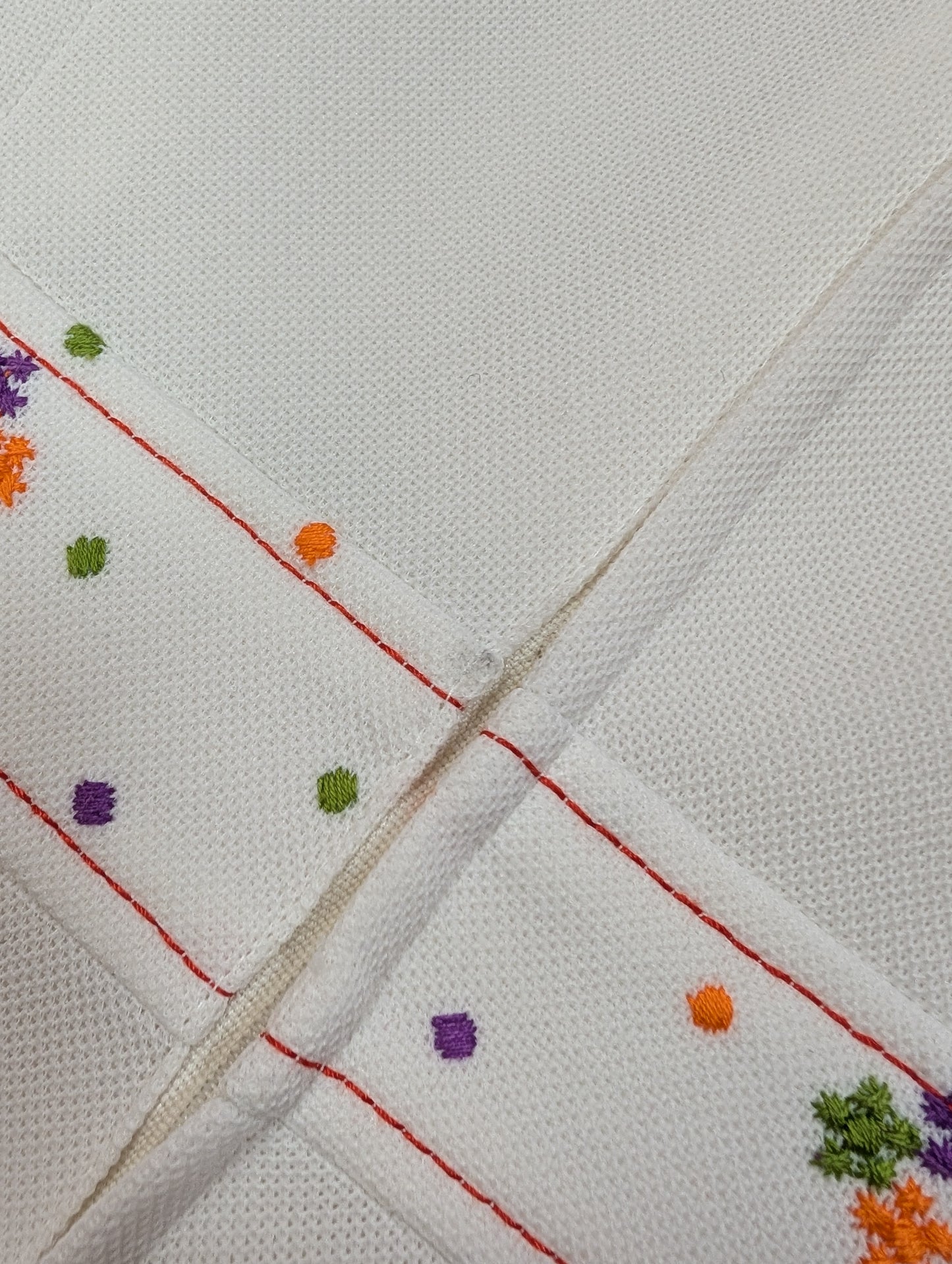 60s/70s embroidered white crimplene mini dress - S/8