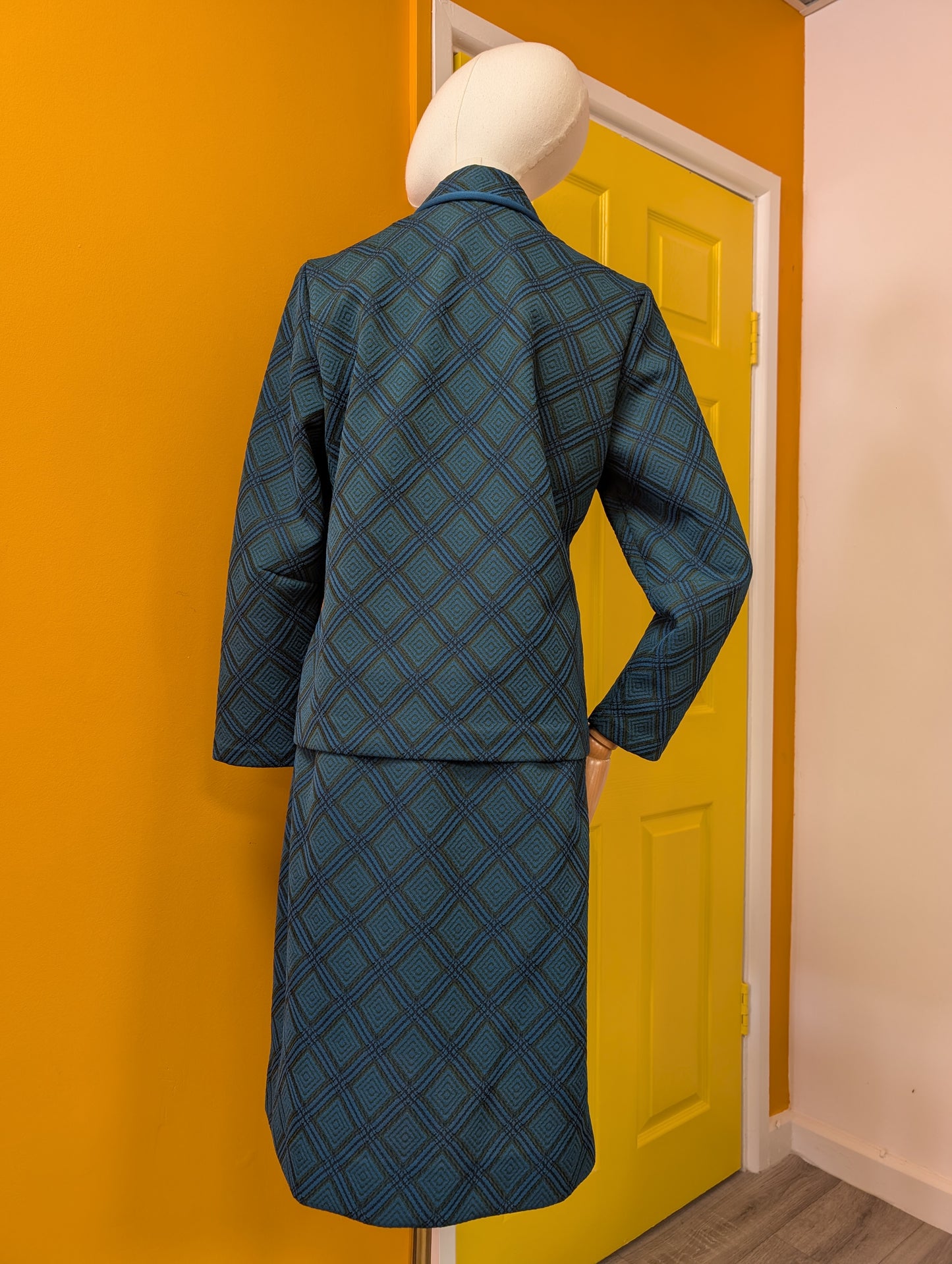 1960s Heathnit crimplene skirt suit - M/12