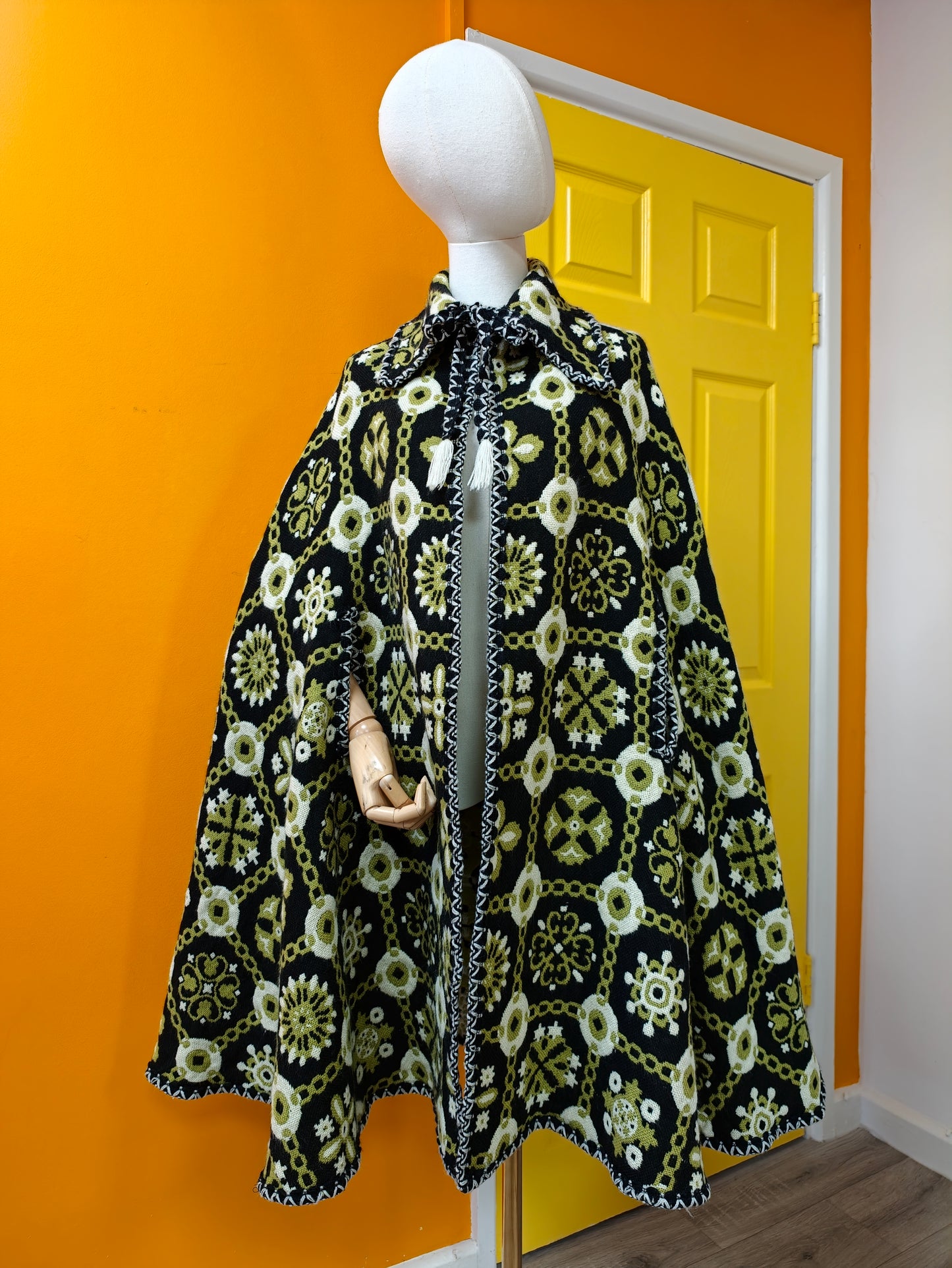 60s/70s green/black tapestry cape