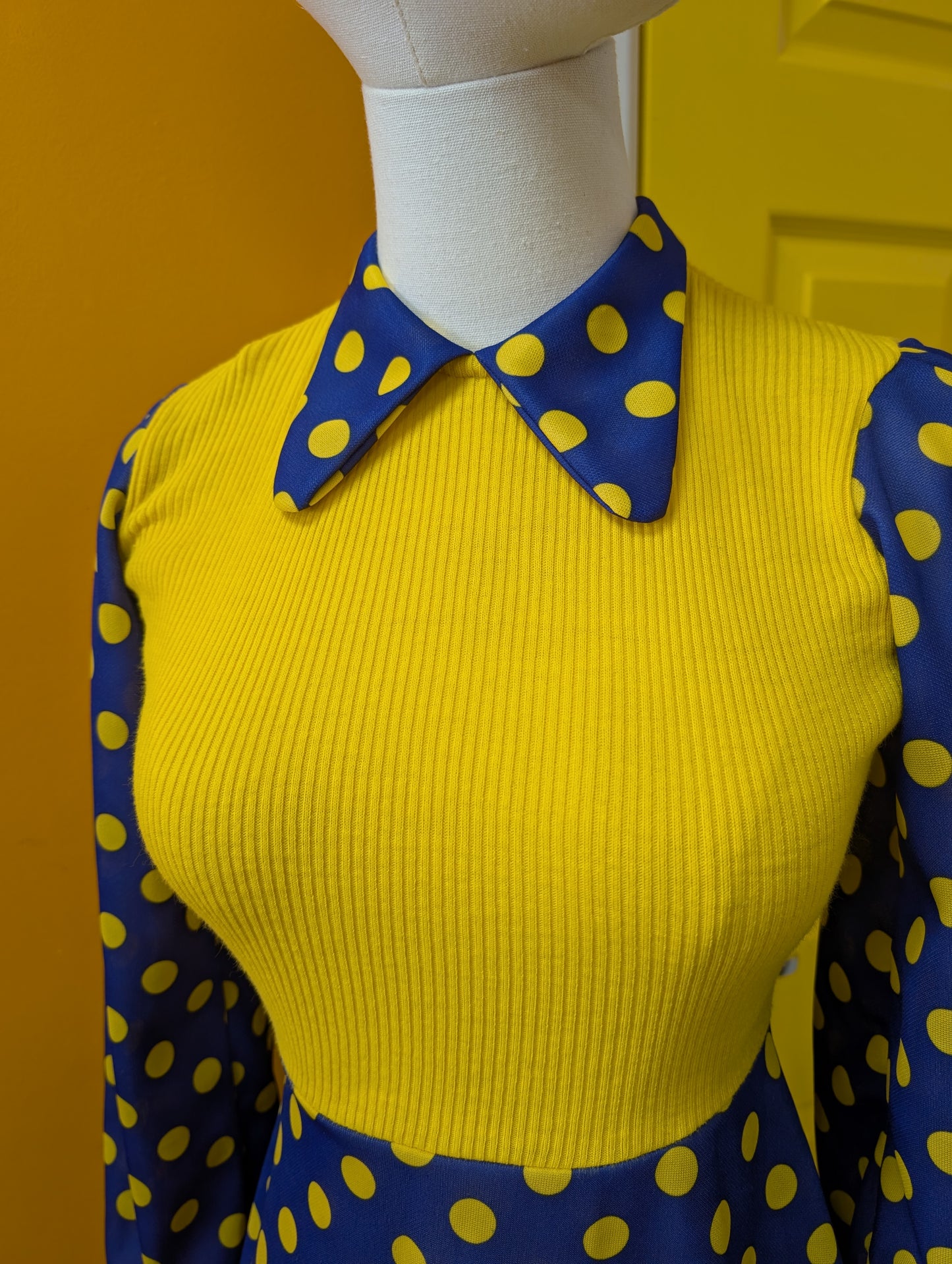1970s navy blue/yellow spotty mini dress - XS/6