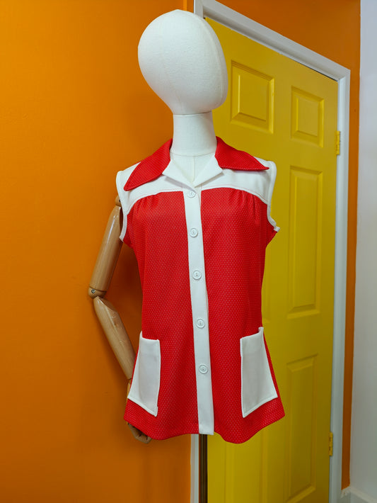 1970s red & white spotty top - M