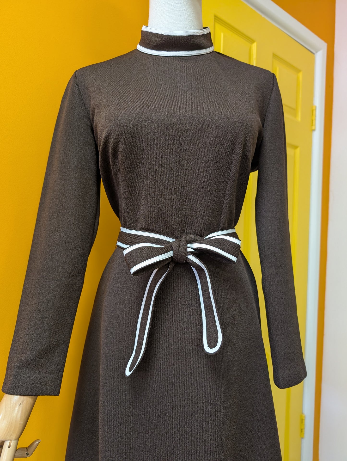 60s/70s brown crimplene dress - S/10