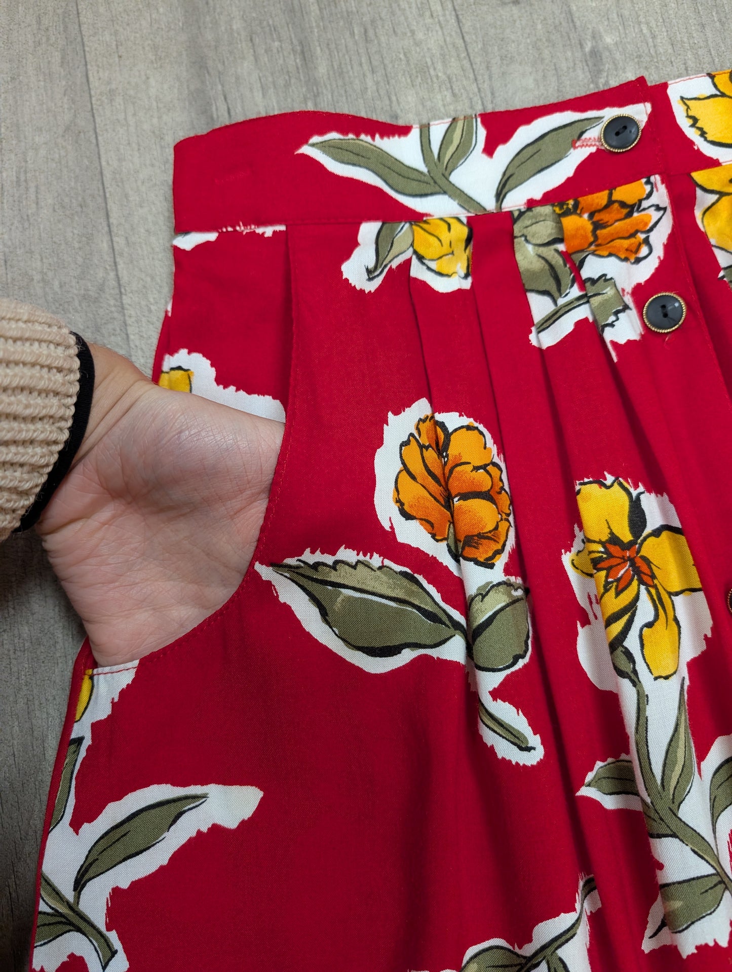 1980s red floral skirt - M