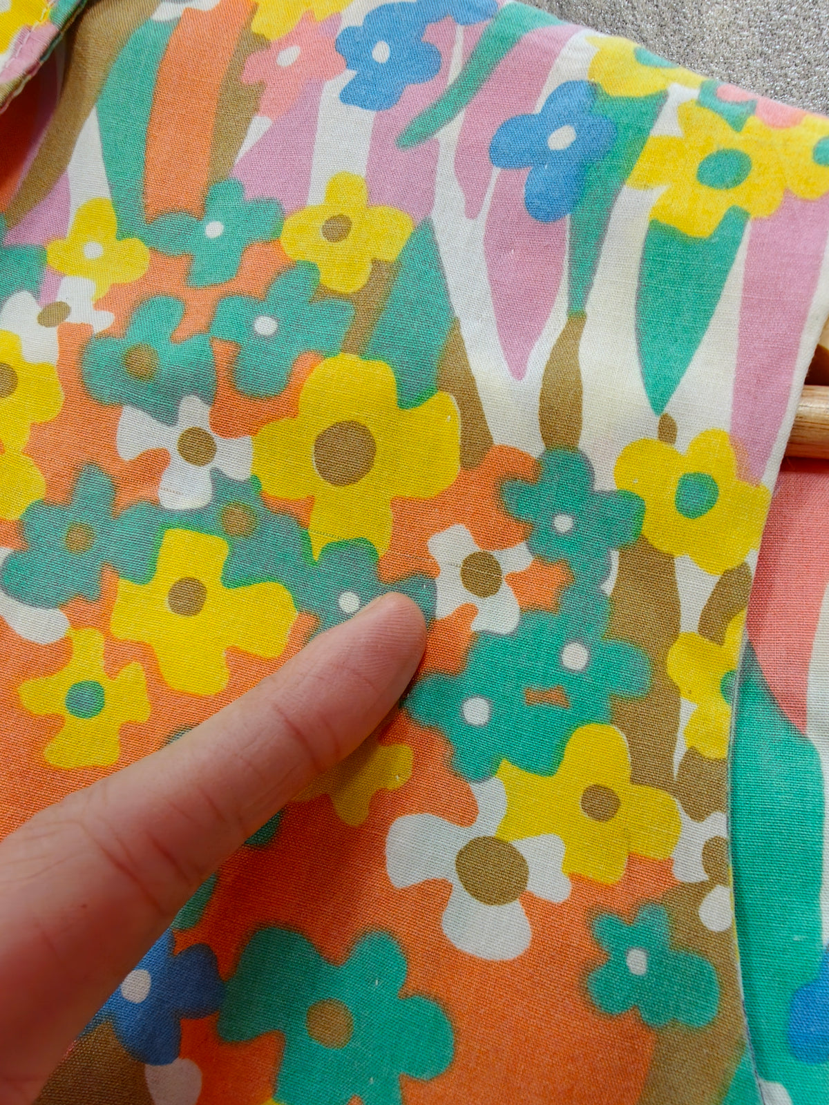 1970s psychedelic floral sleeveless top - M/L