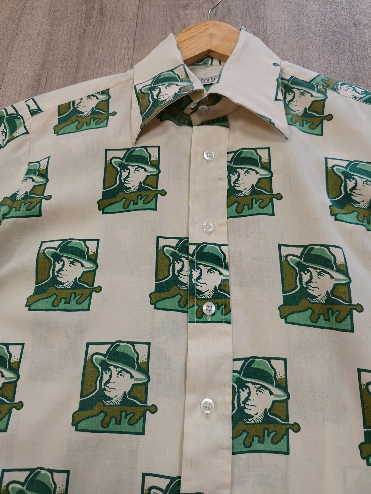 1970s Brutus novelty Al Capone print dagger collar shirt