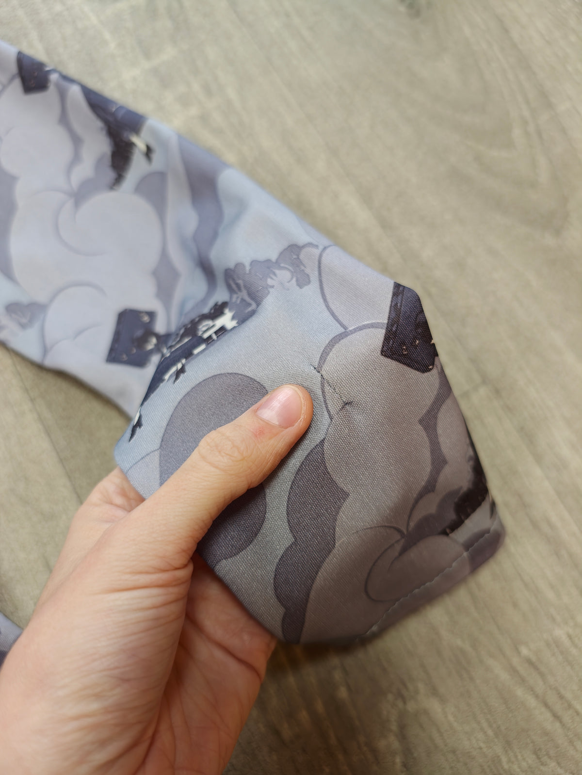 1970s novelty print grey top - S