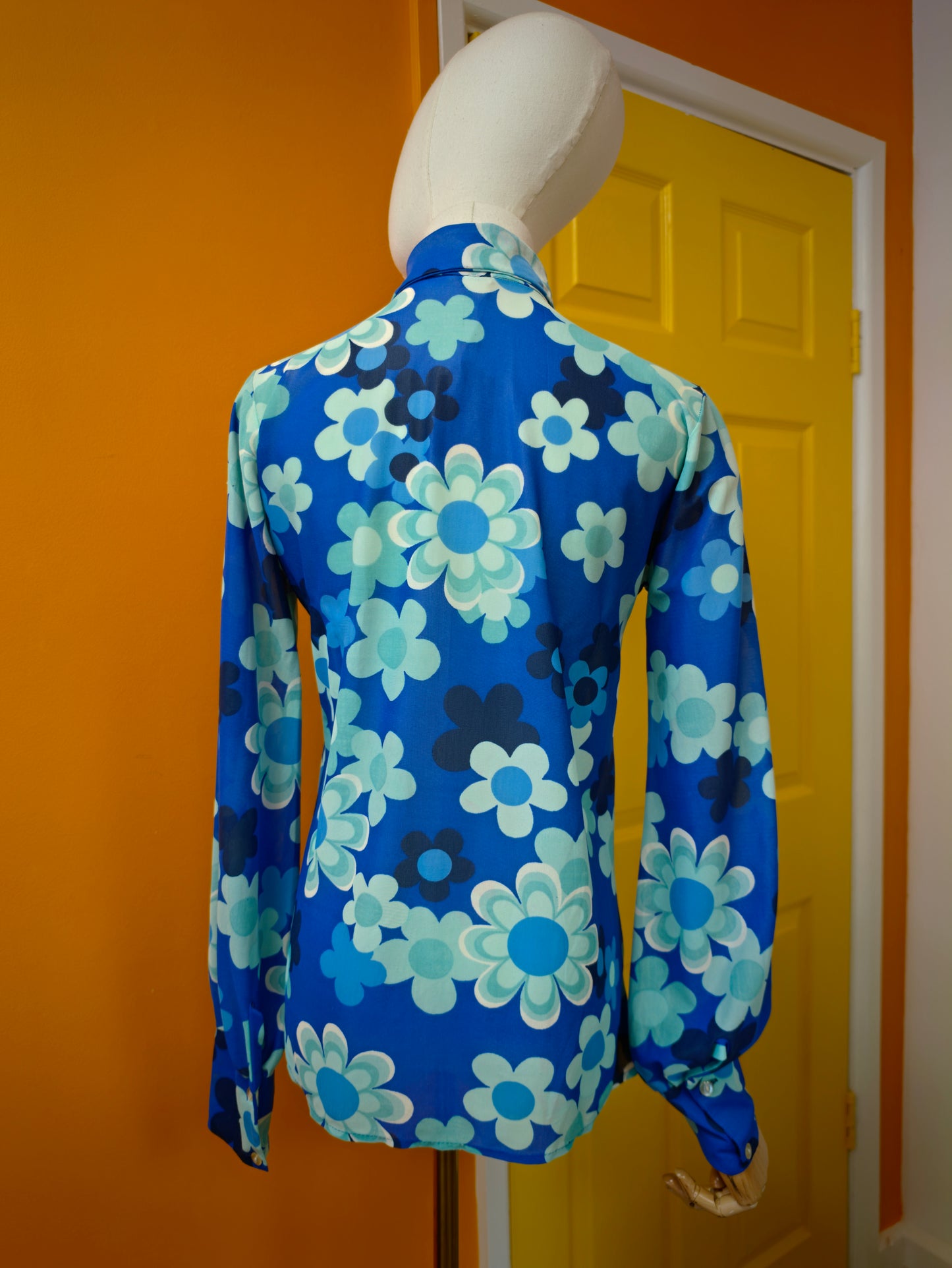 1970s blue flower power shirt - S