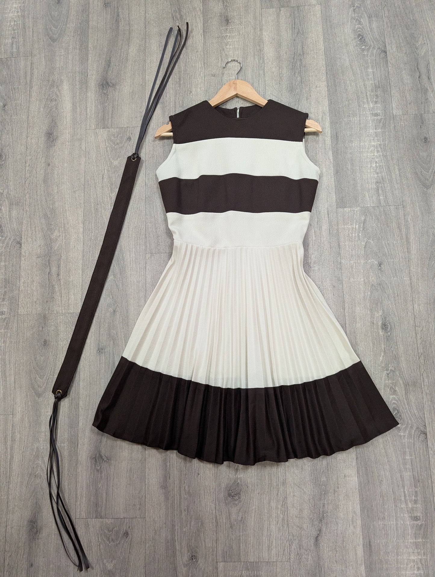 60s/70s brown/white dress and belt - S/8/10