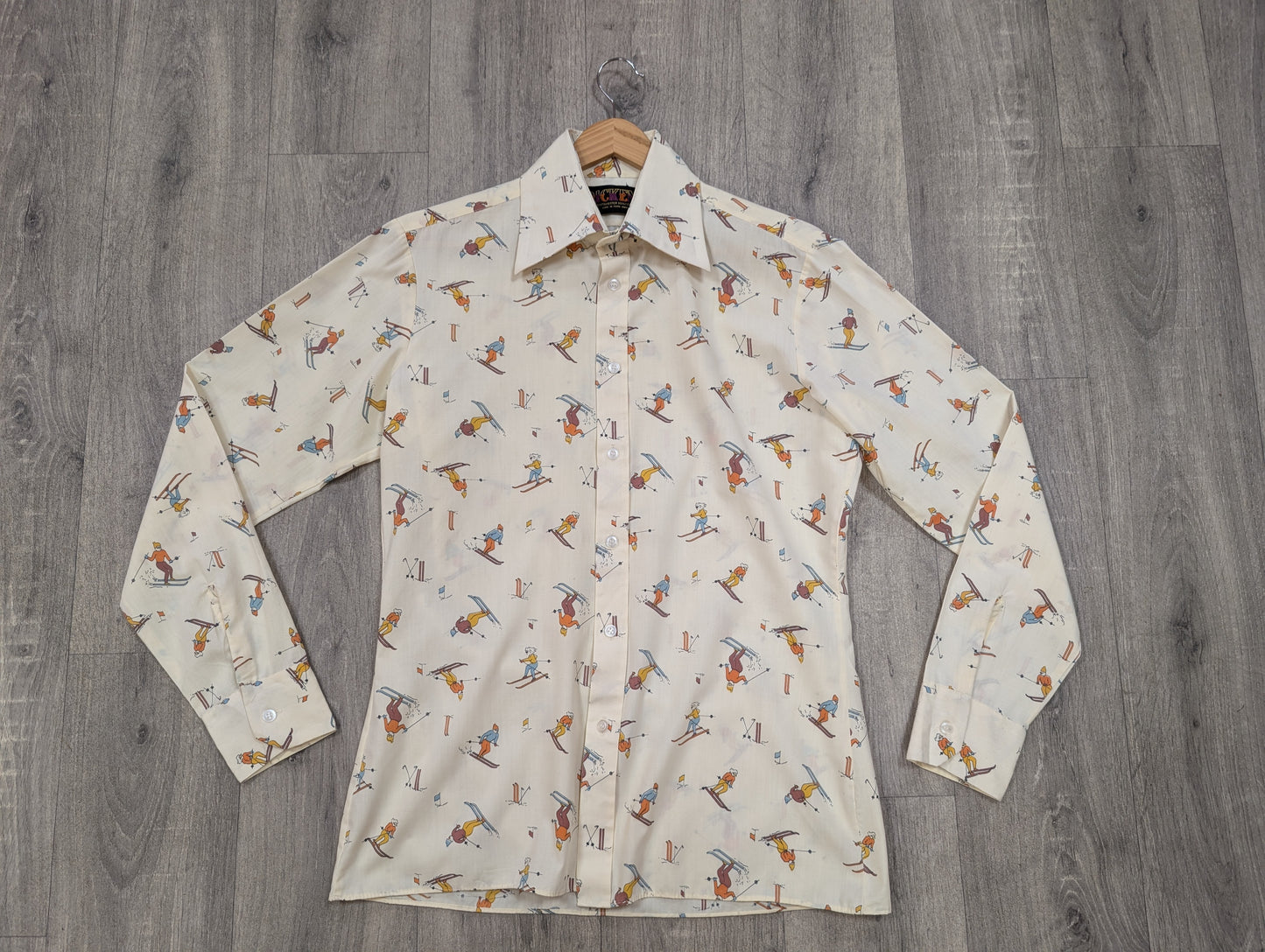 1970s Dickens novelty skiing print shirt