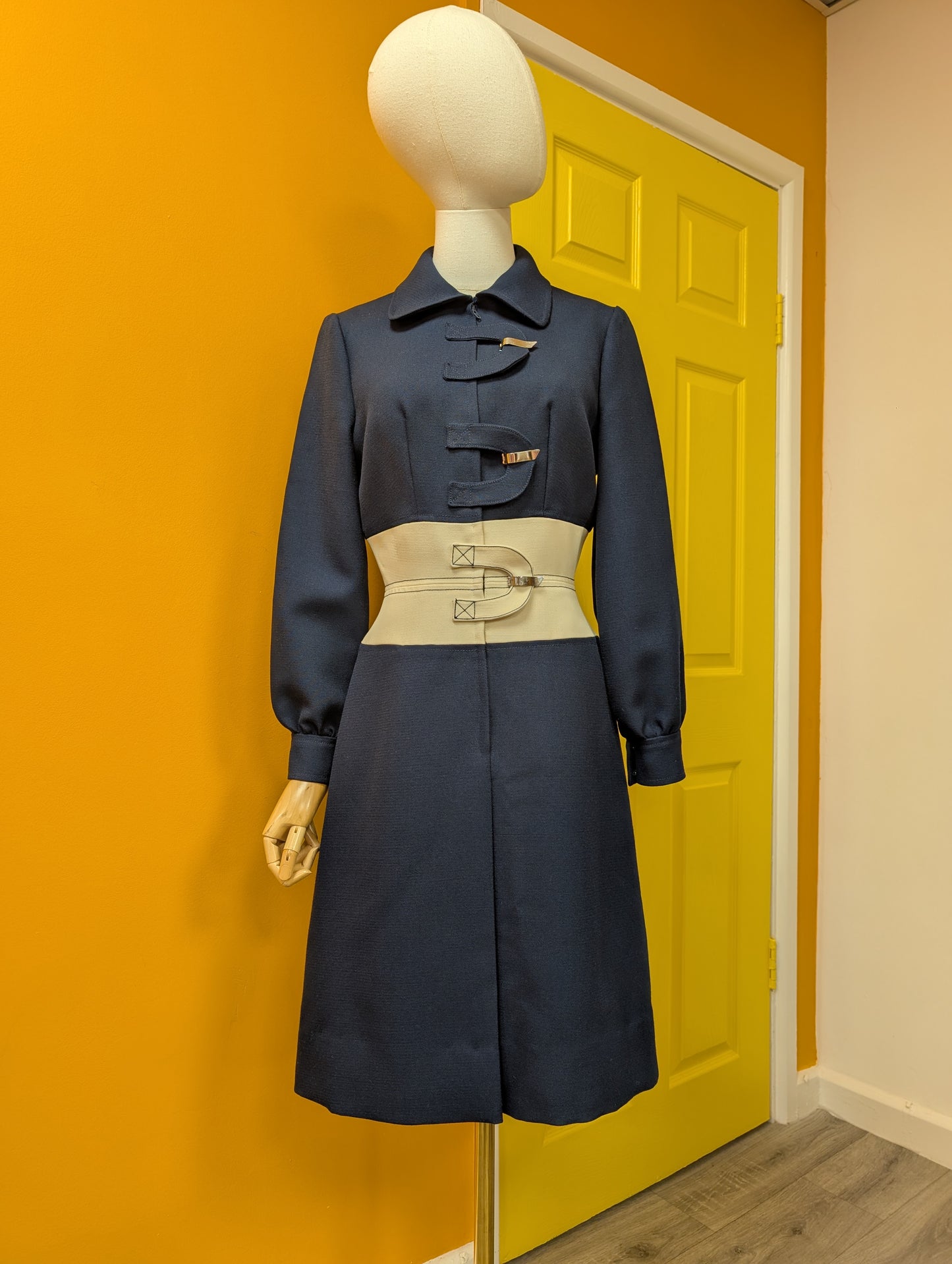 1960s Louis Feraud at Rembrandt navy pure new wool dress - S/8